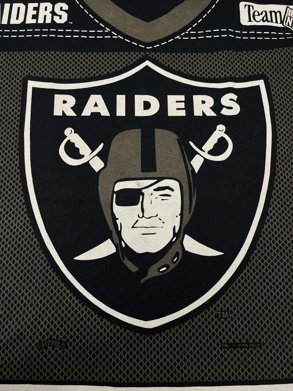 NFL Vintage Nutmeg Mills NFL Raiders 1994 T Shirt Y2K Big Print Size US XL / EU 56 / 4 - 5 Thumbnail