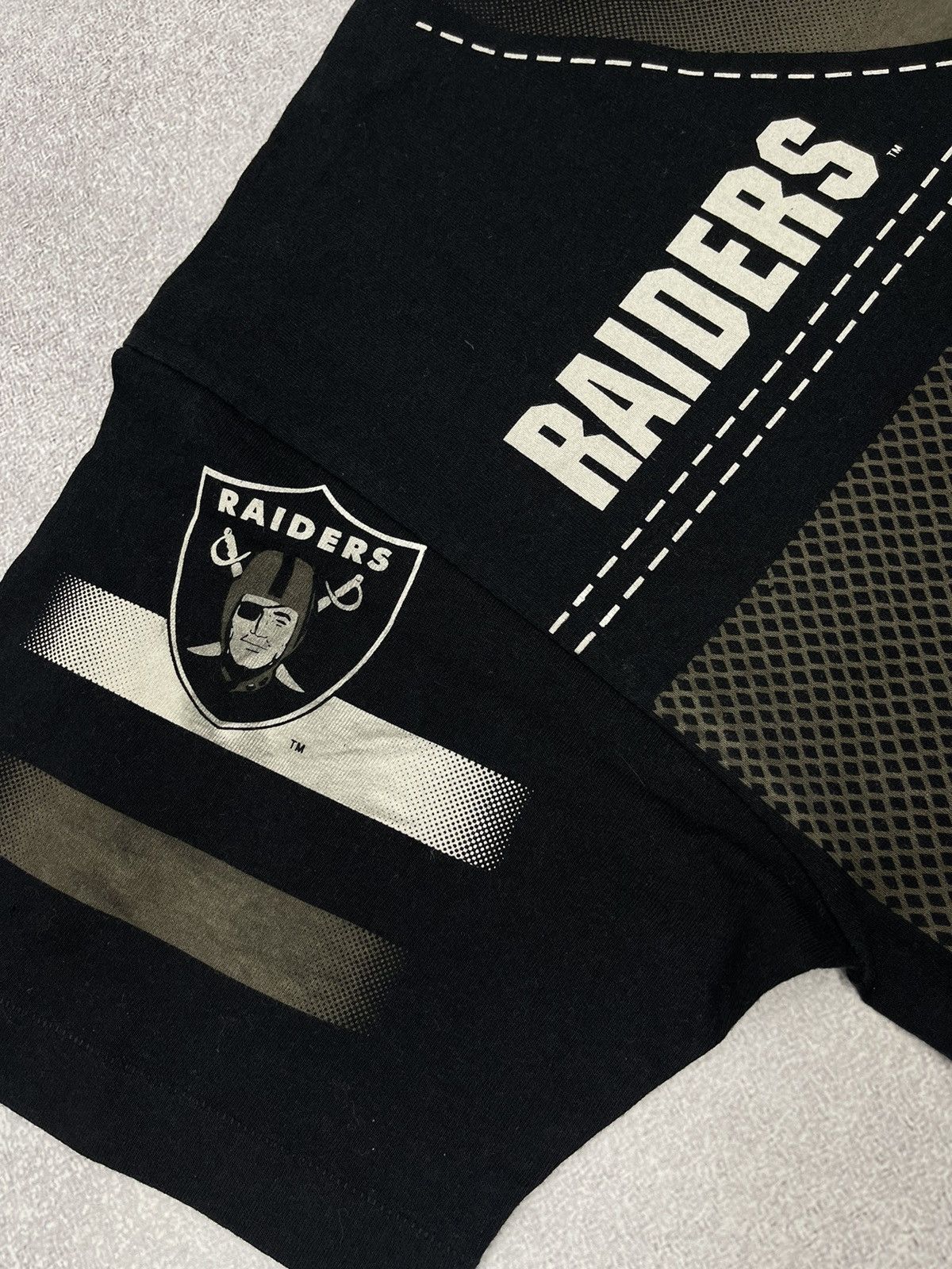 NFL Vintage Nutmeg Mills NFL Raiders 1994 T Shirt Y2K Big Print Size US XL / EU 56 / 4 - 9 Thumbnail