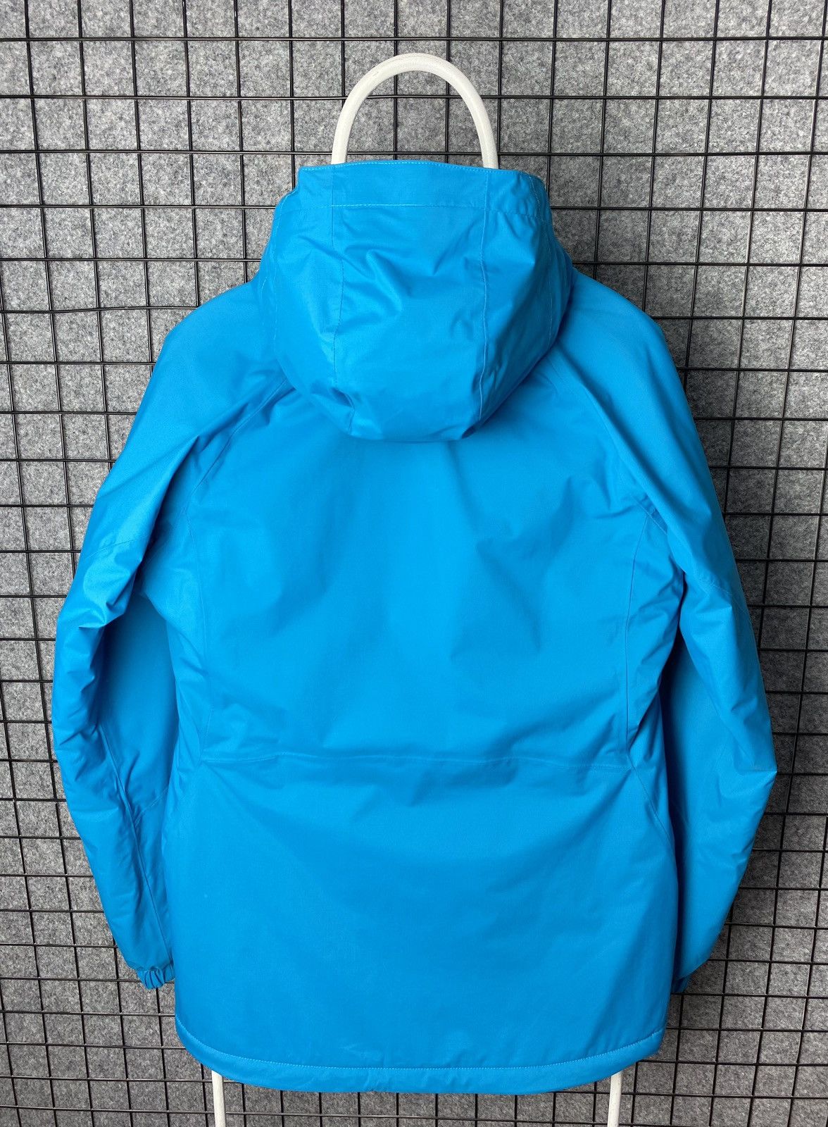 Berghaus Berghaus Outdoor Windbreaker Light Jacket Size L Size L / US 10 / IT 46 - 12 Thumbnail