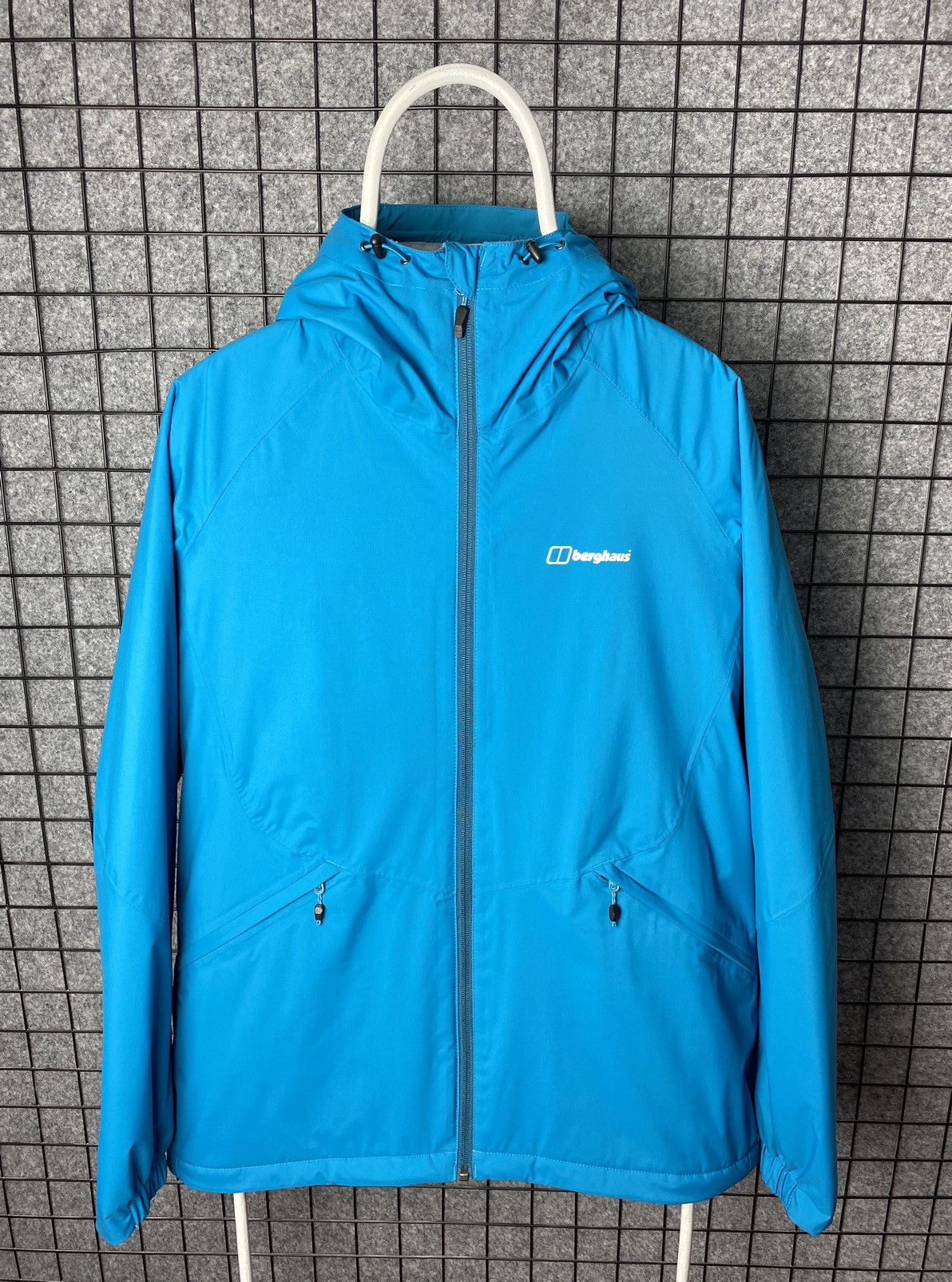 Berghaus Berghaus Outdoor Windbreaker Light Jacket Size L Size L / US 10 / IT 46 - 1 Thumbnail