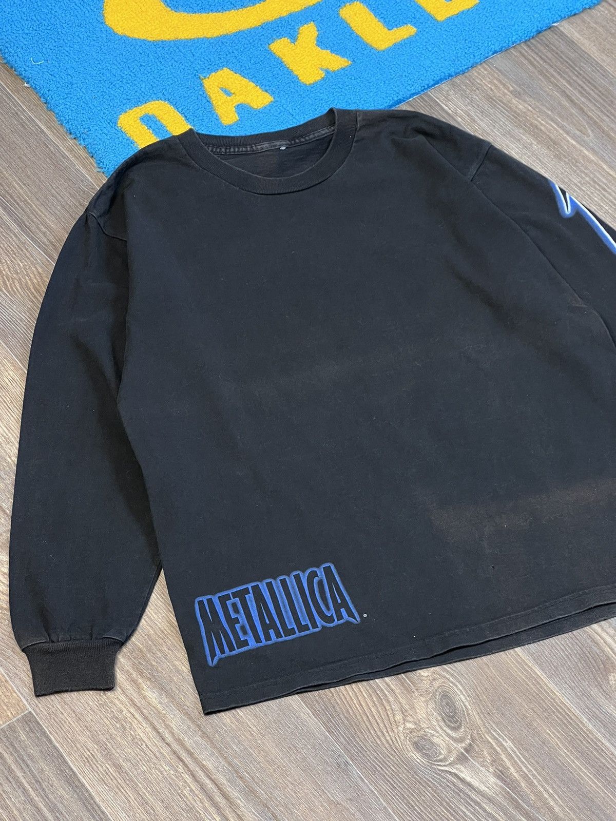 Band Tees Vintage 2000 Metallica lightning ⚡️ logo rare long sleeve Size US M / EU 48-50 / 2 - 4 Thumbnail
