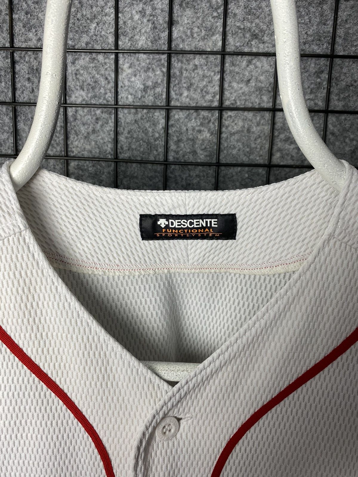 Descente Descente Functional Sportsystem Baseball Jersey TShirt SizeL Size US L / EU 52-54 / 3 - 2 Thumbnail