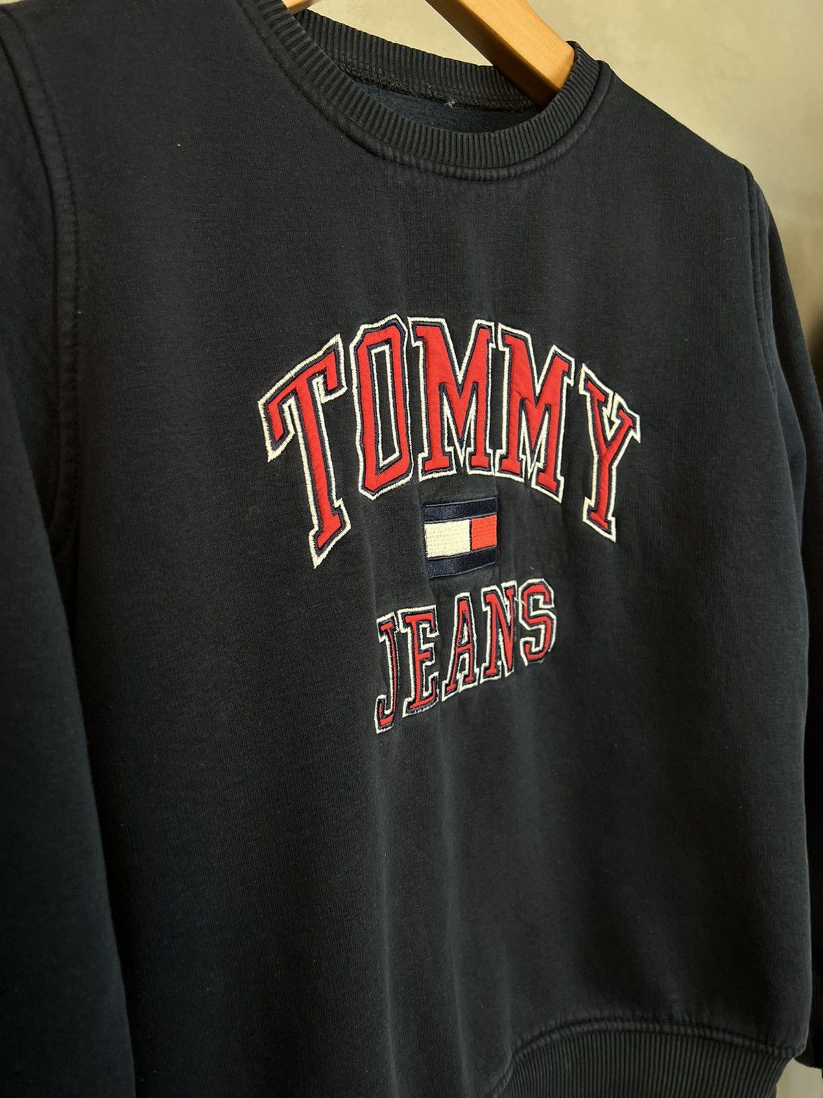 Tommy Hilfiger × Tommy Jeans Vintage Tommy Jeans Hilfiger Sweatshirt Big Logo Size US S / EU 44-46 / 1 - 3 Thumbnail