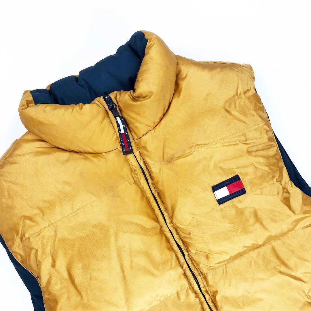 Tommy Hilfiger Tommy Hilfiger Vintage Gold Reversible Vest Size US L / EU 52-54 / 3 - 3 Thumbnail