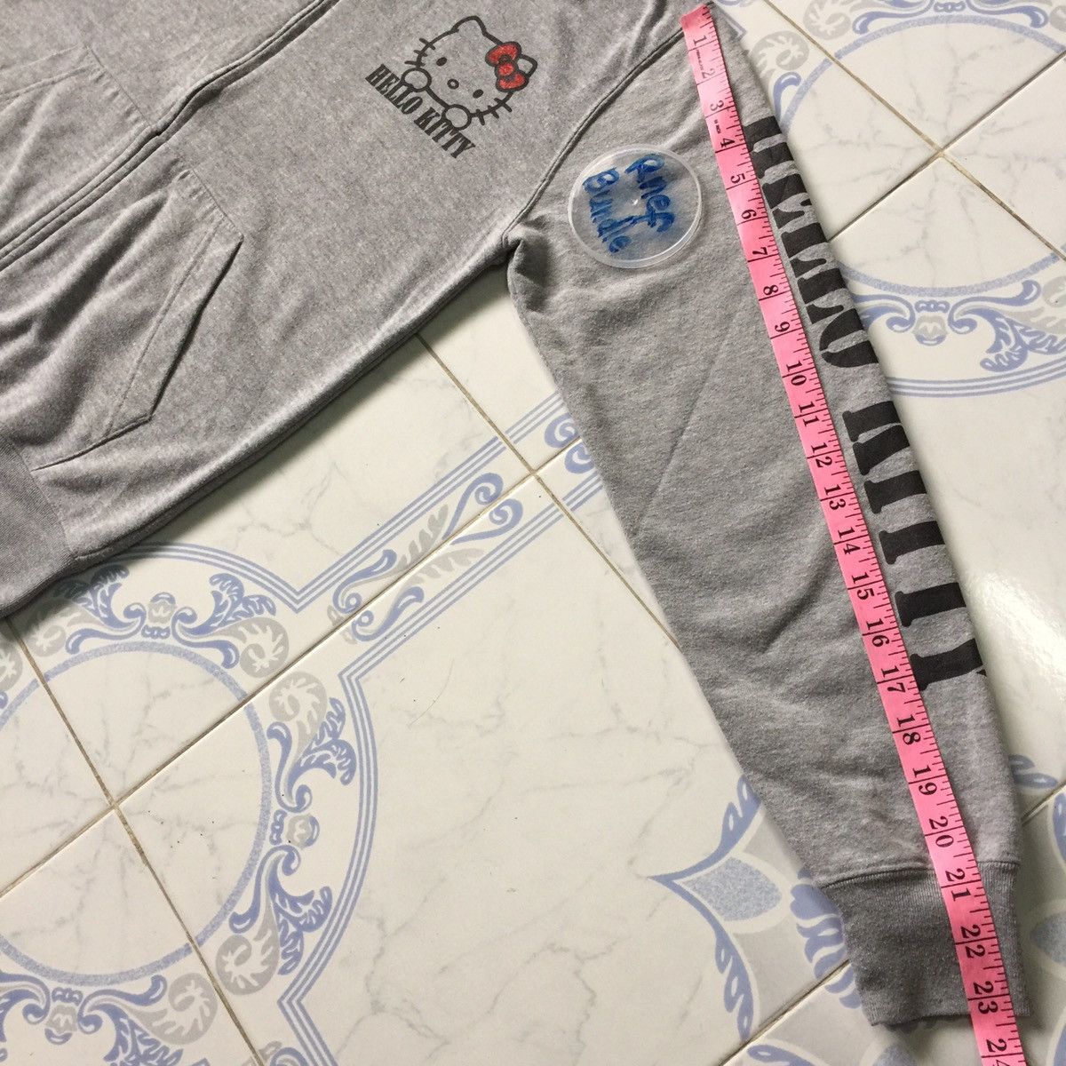 Cartoon Network Hello Kitty Big Image Sweatshirt hoodie copyrights Size M-S Size US S / EU 44-46 / 1 - 14 Thumbnail