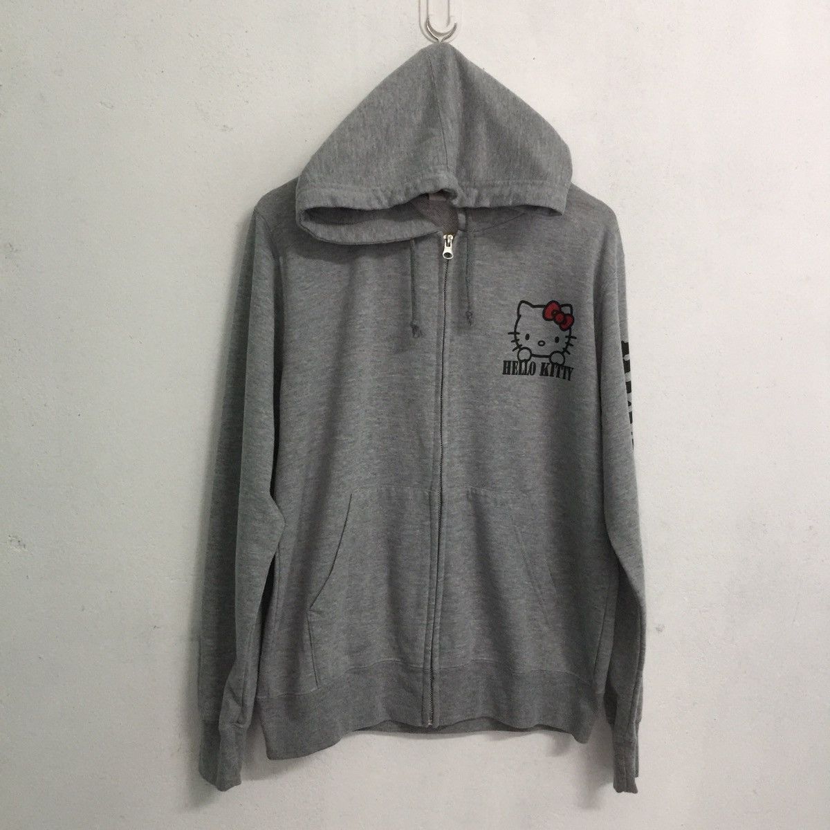 Cartoon Network Hello Kitty Big Image Sweatshirt hoodie copyrights Size M-S Size US S / EU 44-46 / 1 - 5 Thumbnail