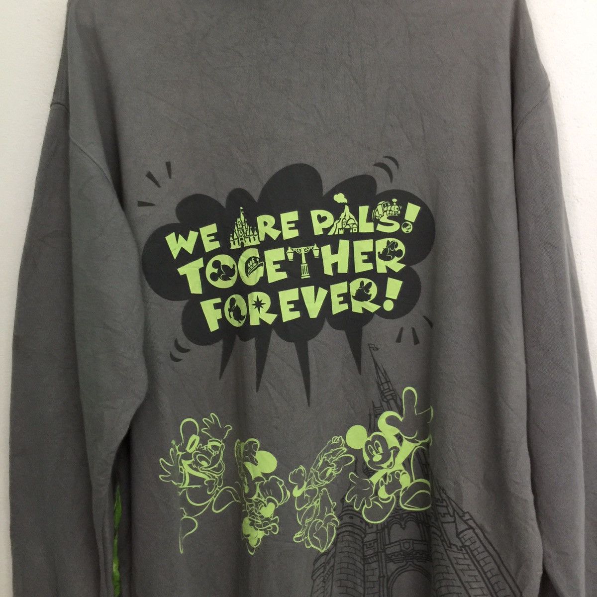 Disney Rare Full Big Mickey mouse tokyo Disney Sweatshirt hoodie Size US L / EU 52-54 / 3 - 10 Thumbnail