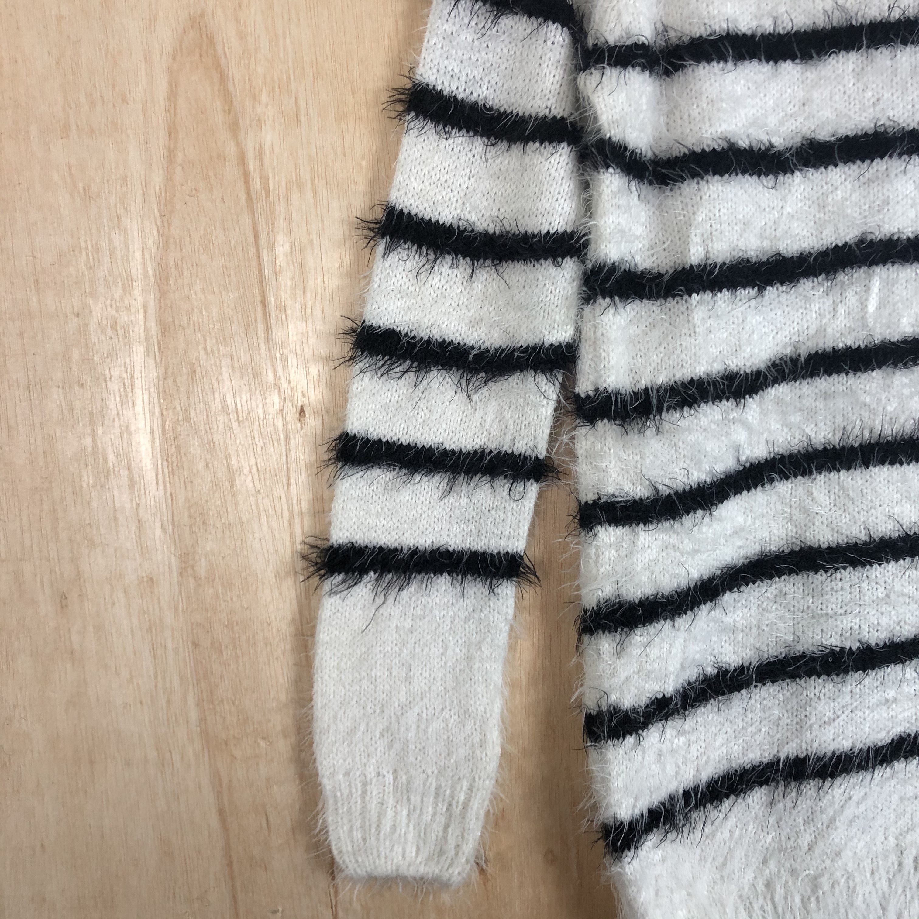 Aran Isles Knitwear × Homespun Knitwear × OVER THE STRiPES DLL Latina Black white Mohair shaggy fur Knitwear #c057 Size M / US 6-8 / IT 42-44 - 8 Thumbnail