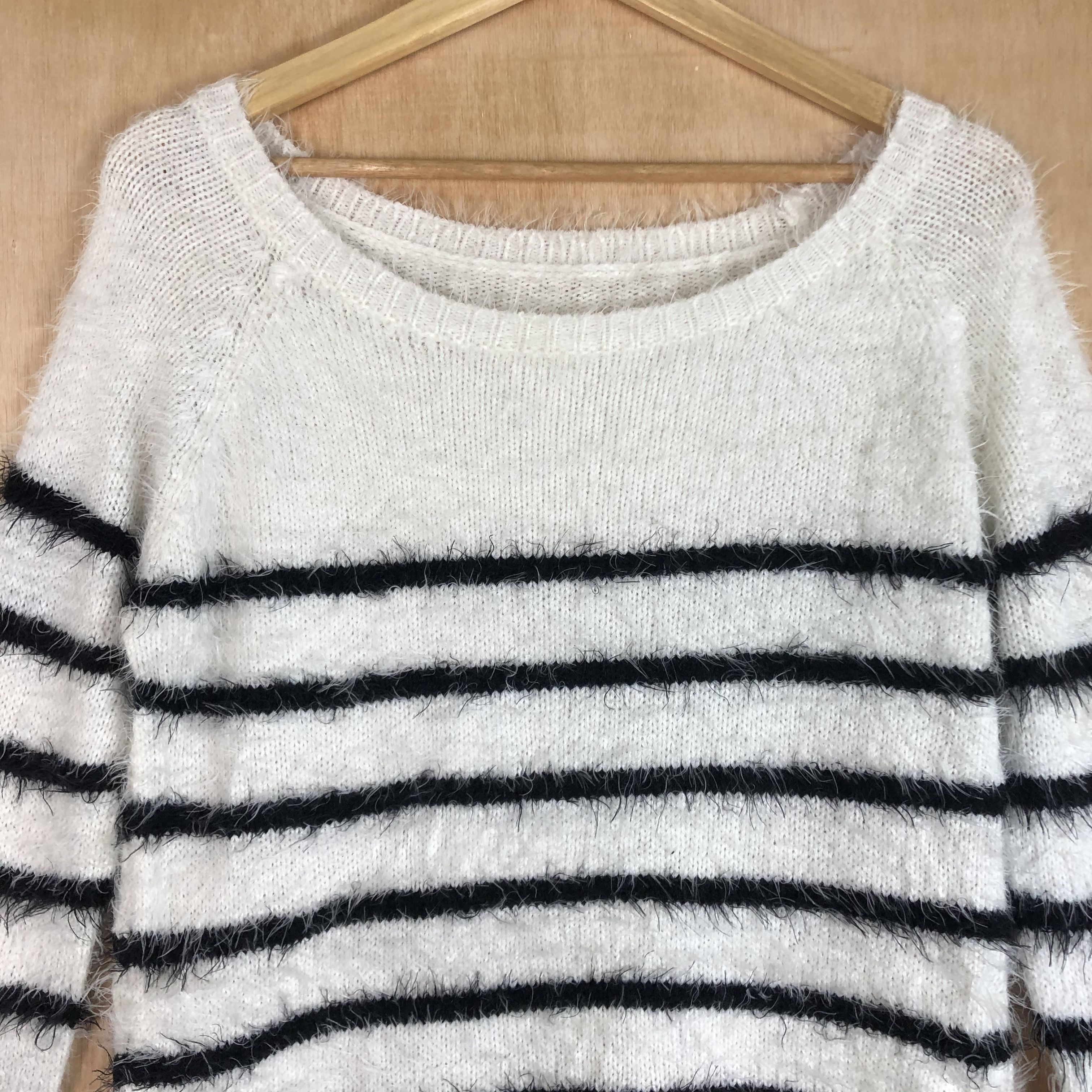 Aran Isles Knitwear × Homespun Knitwear × OVER THE STRiPES DLL Latina Black white Mohair shaggy fur Knitwear #c057 Size M / US 6-8 / IT 42-44 - 7 Thumbnail