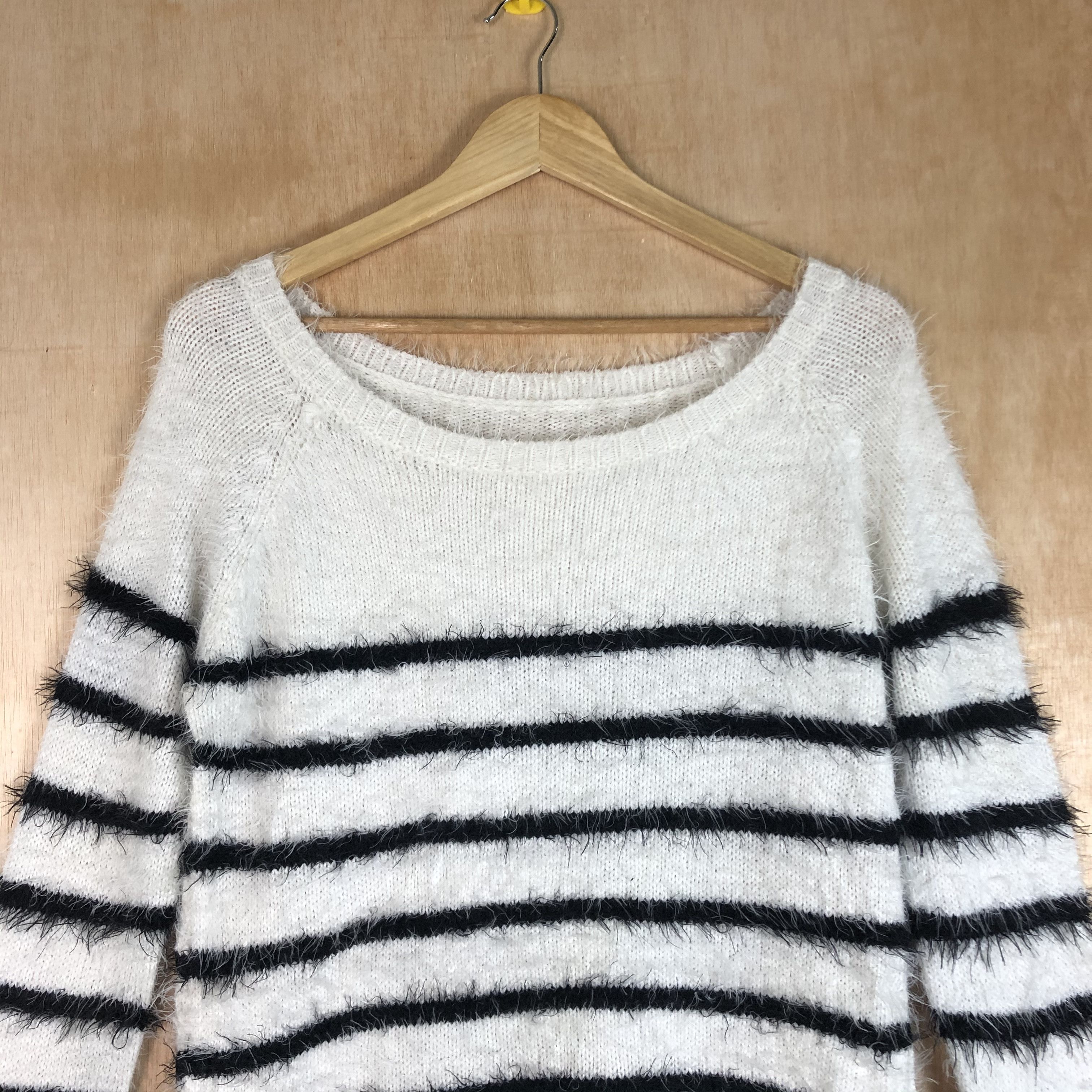 Aran Isles Knitwear × Homespun Knitwear × OVER THE STRiPES DLL Latina Black white Mohair shaggy fur Knitwear #c057 Size M / US 6-8 / IT 42-44 - 4 Thumbnail