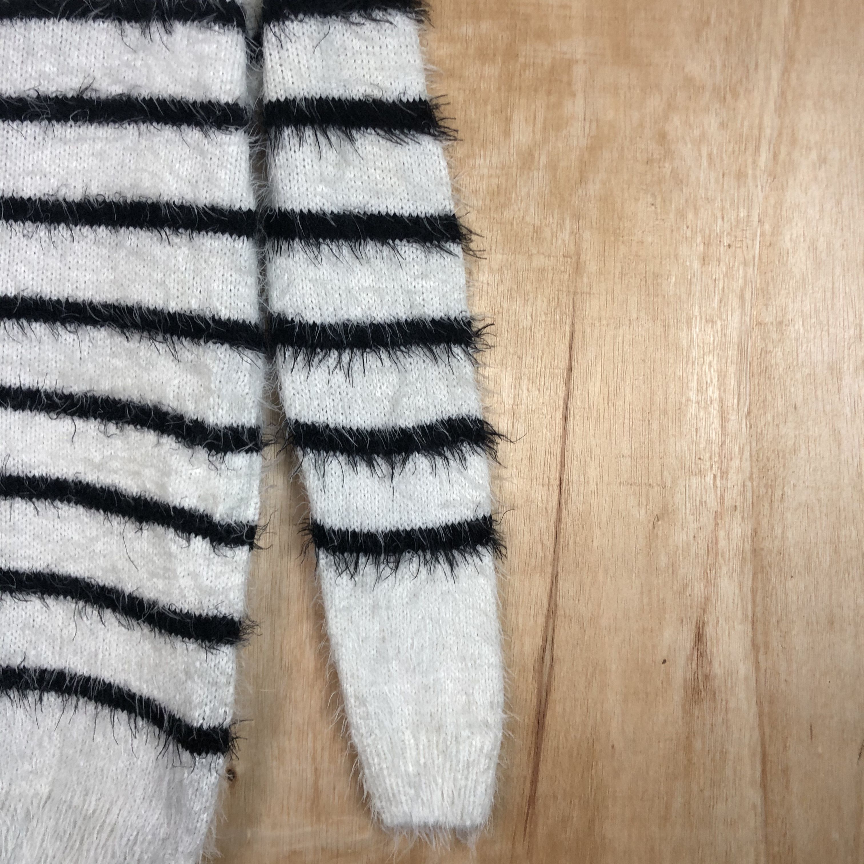 Aran Isles Knitwear × Homespun Knitwear × OVER THE STRiPES DLL Latina Black white Mohair shaggy fur Knitwear #c057 Size M / US 6-8 / IT 42-44 - 5 Thumbnail