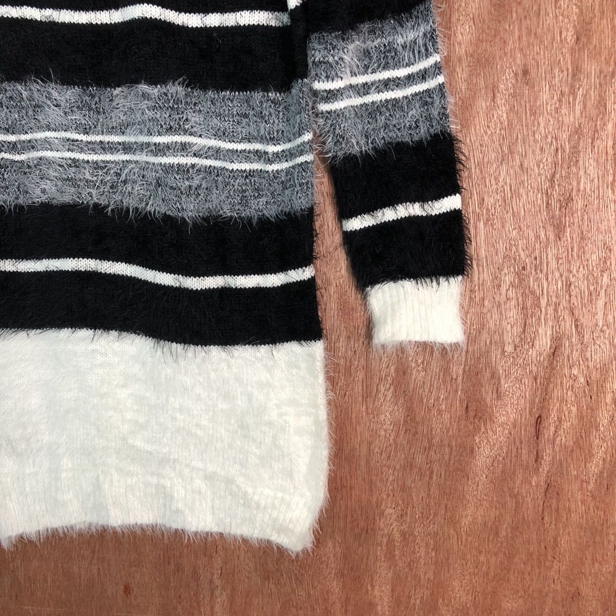 Hypebeast × Luxe × OVER THE STRiPES Luxe Rose Stripe Shag Shaggy Fur Mohair Knitwear #6497 Size M / US 6-8 / IT 42-44 - 5 Thumbnail