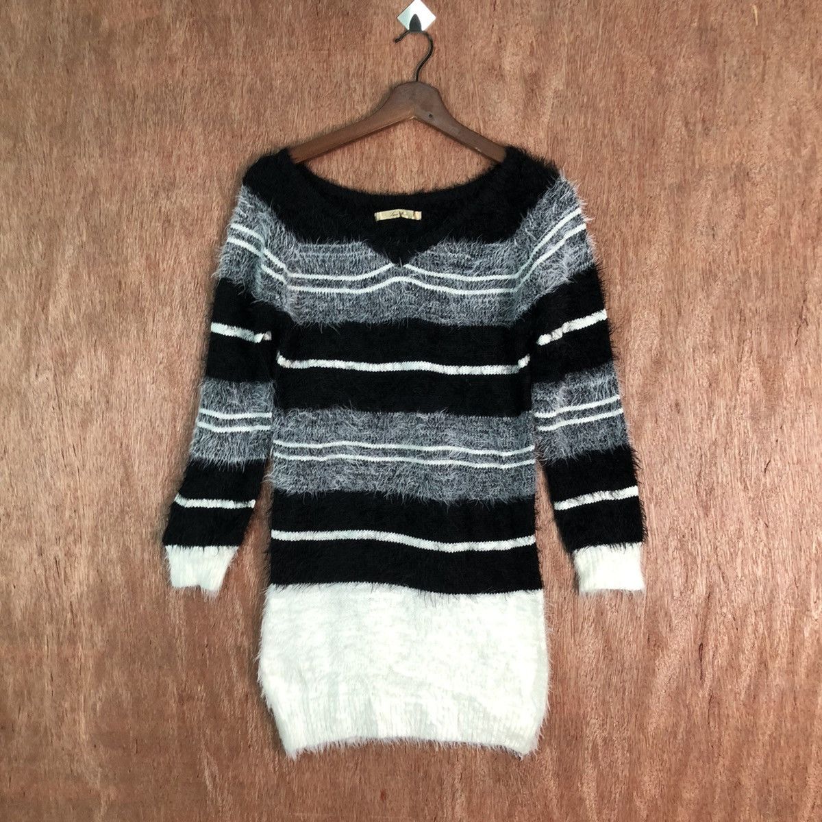 Hypebeast × Luxe × OVER THE STRiPES Luxe Rose Stripe Shag Shaggy Fur Mohair Knitwear #6497 Size M / US 6-8 / IT 42-44 - 1 Thumbnail