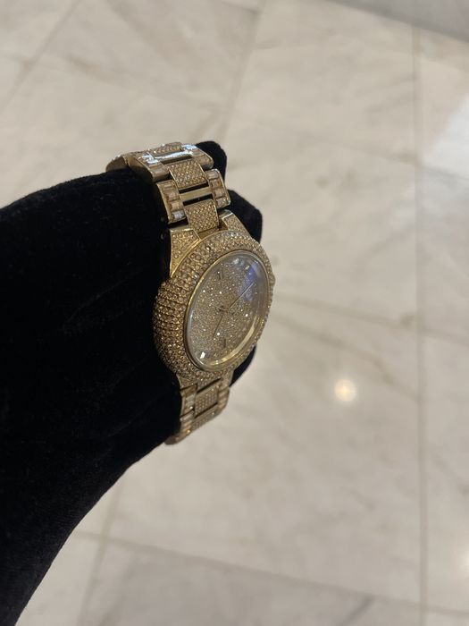 Bust down hot sale michael kors watch