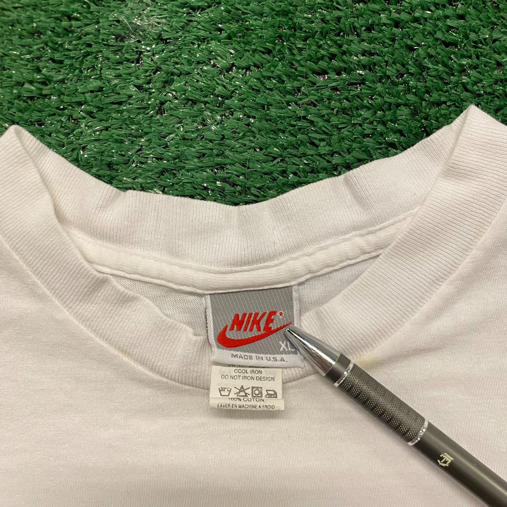 Nike Vintage 90s Nike Camp Center Swoosh Single Stitch T-Shirt Size US L / EU 52-54 / 3 - 4 Thumbnail