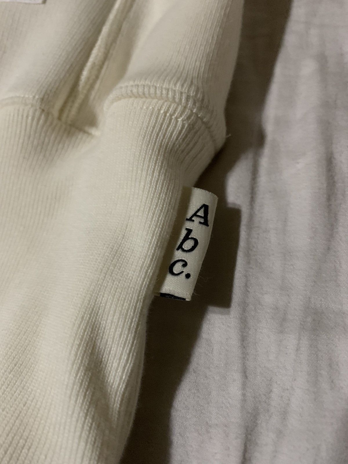 Advisory Board Crystals Valentines Day Crewneck V.3 Abc sz L