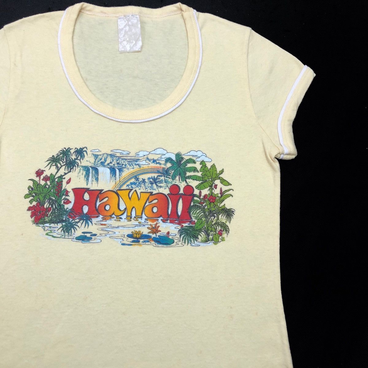 Vintage Vintage Hawaii 80's Short Sleeves T-Shirt Style Size US S / EU 44-46 / 1 - 2 Thumbnail