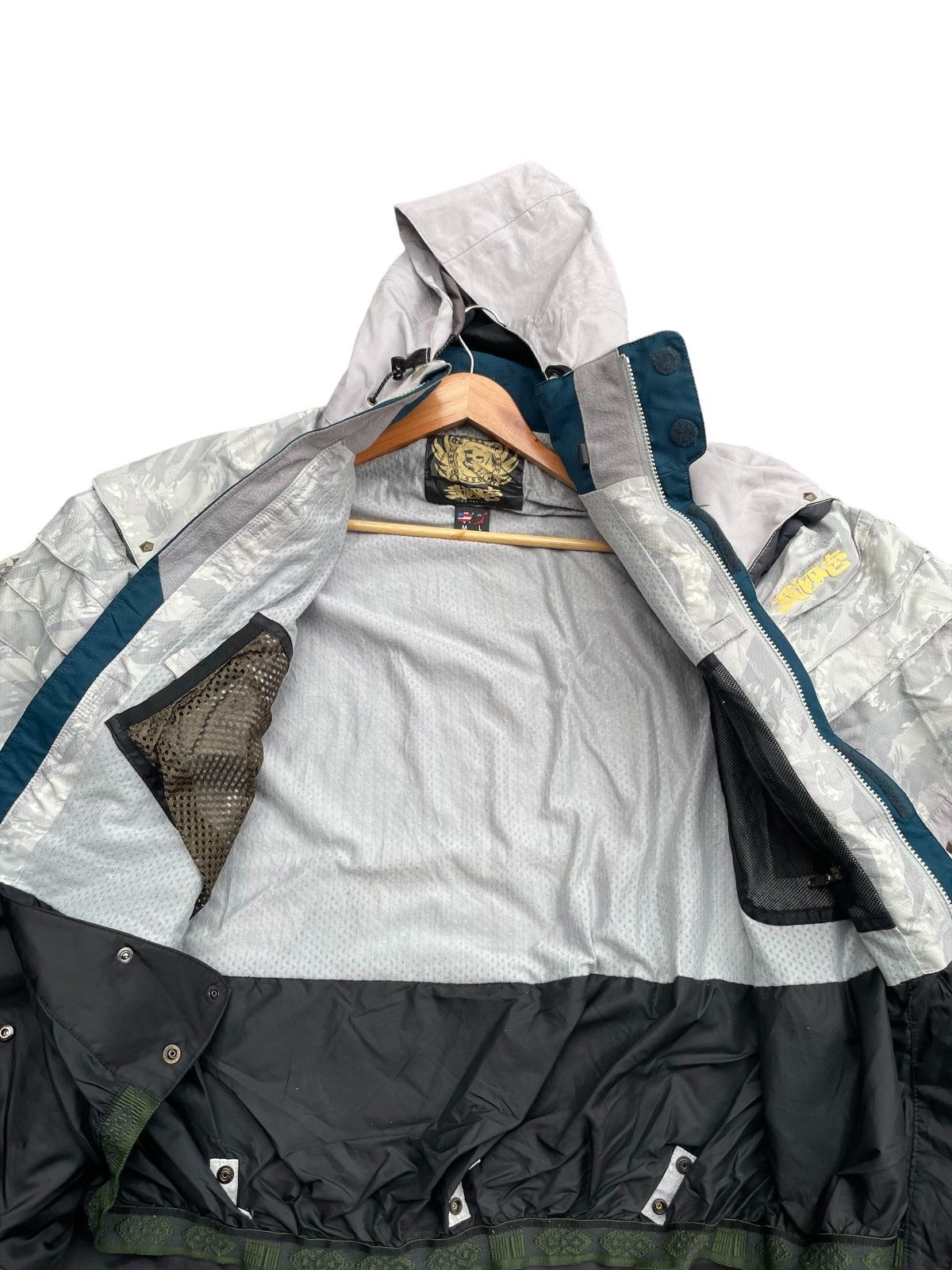 Japanese Brand Two for One Camouflage Winter Snowboard Jacket Size US XL / EU 56 / 4 - 9 Thumbnail