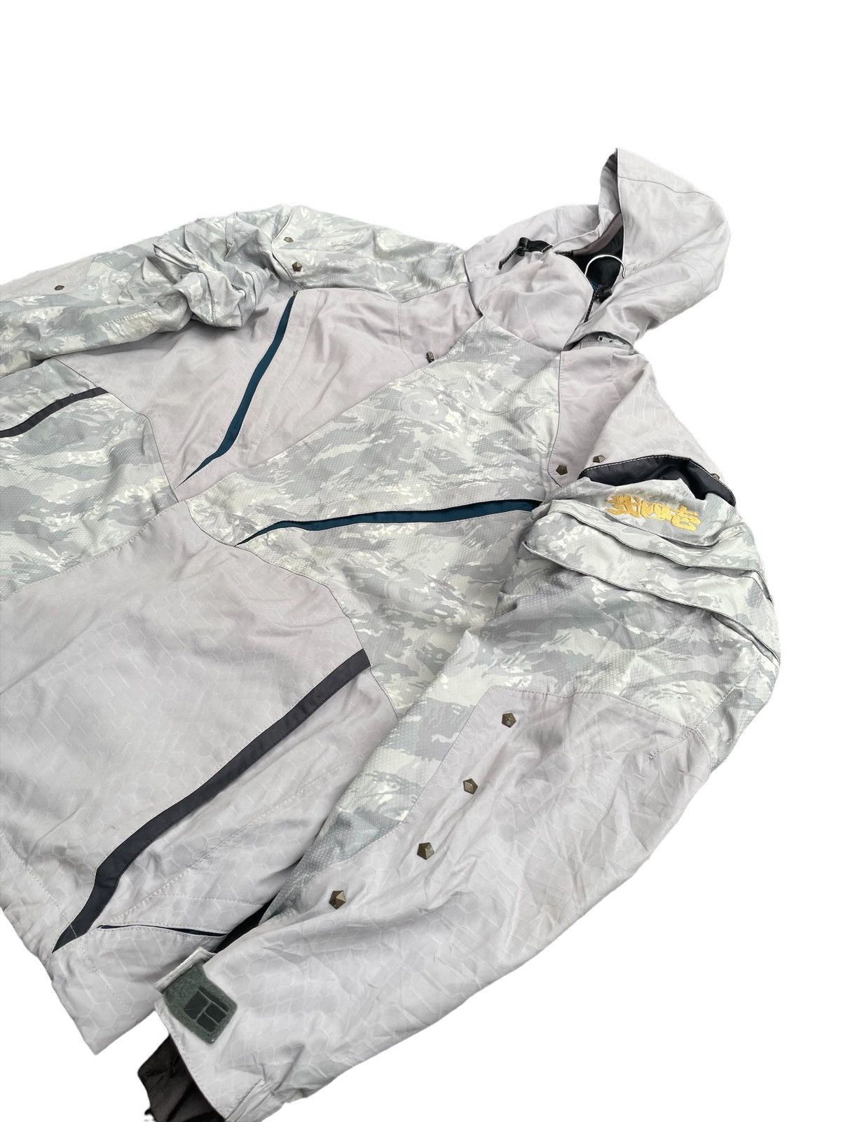 Japanese Brand Two for One Camouflage Winter Snowboard Jacket Size US XL / EU 56 / 4 - 4 Thumbnail