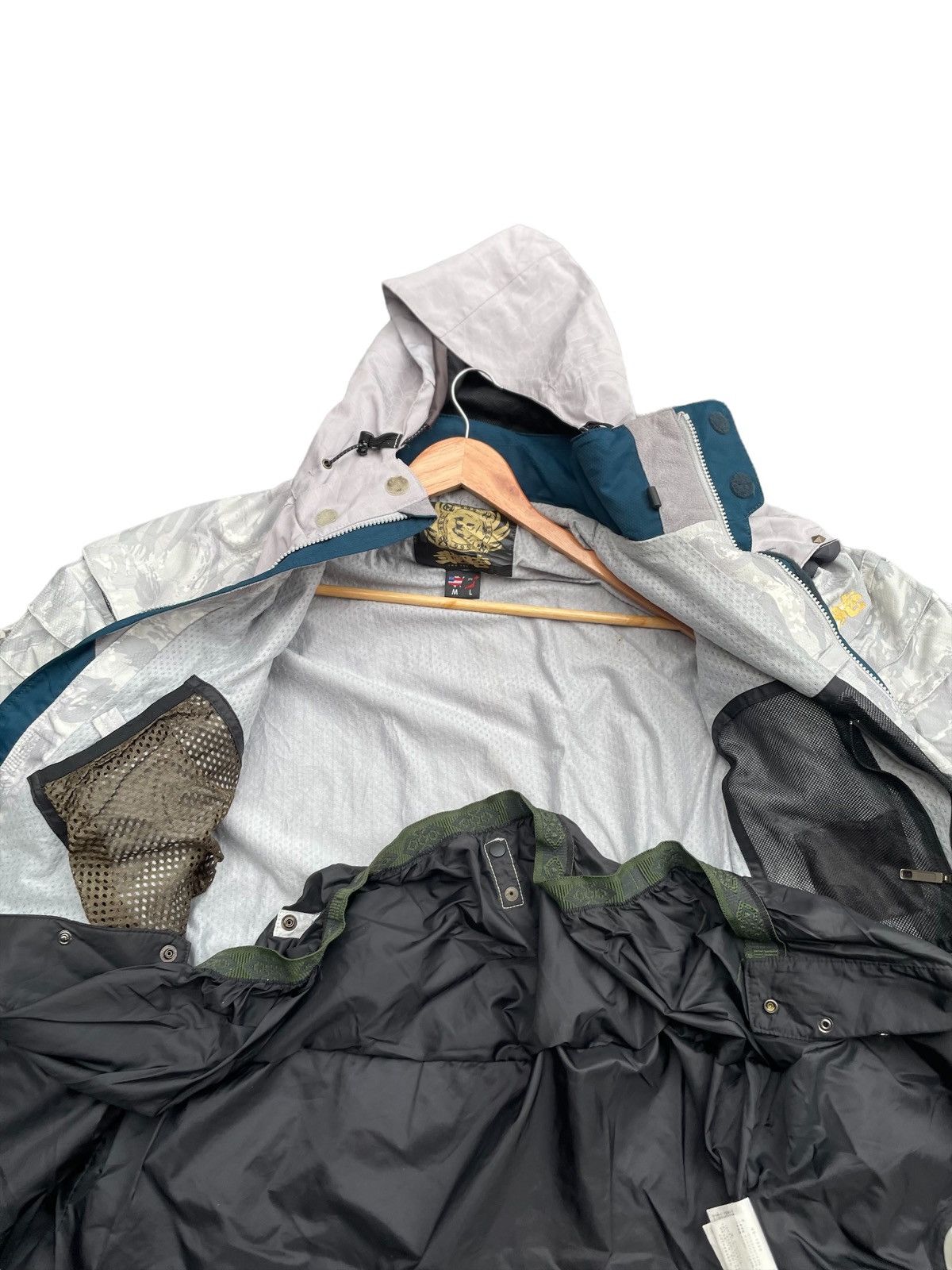 Japanese Brand Two for One Camouflage Winter Snowboard Jacket Size US XL / EU 56 / 4 - 10 Thumbnail