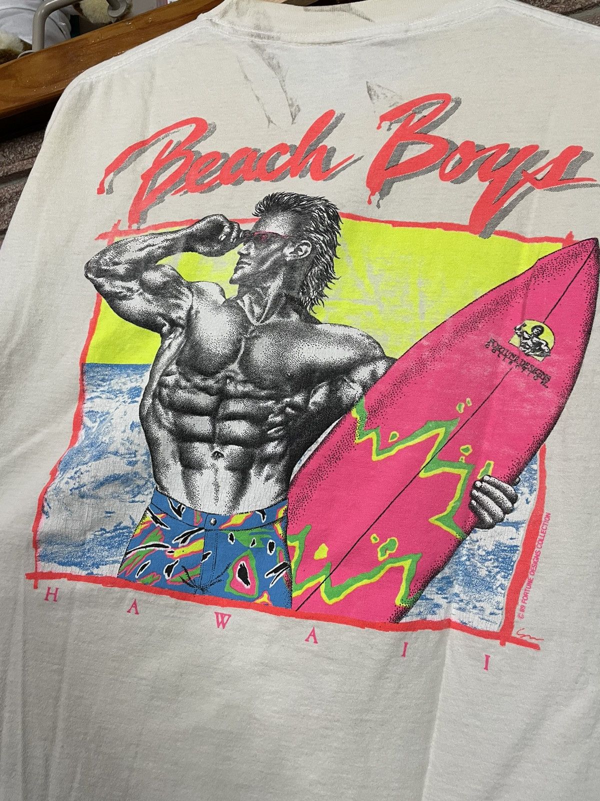 Vintage Vintage 1989 Beach Boys Hawaii Graphic Mullet Tee Size XL Size US XL / EU 56 / 4 - 2 Thumbnail