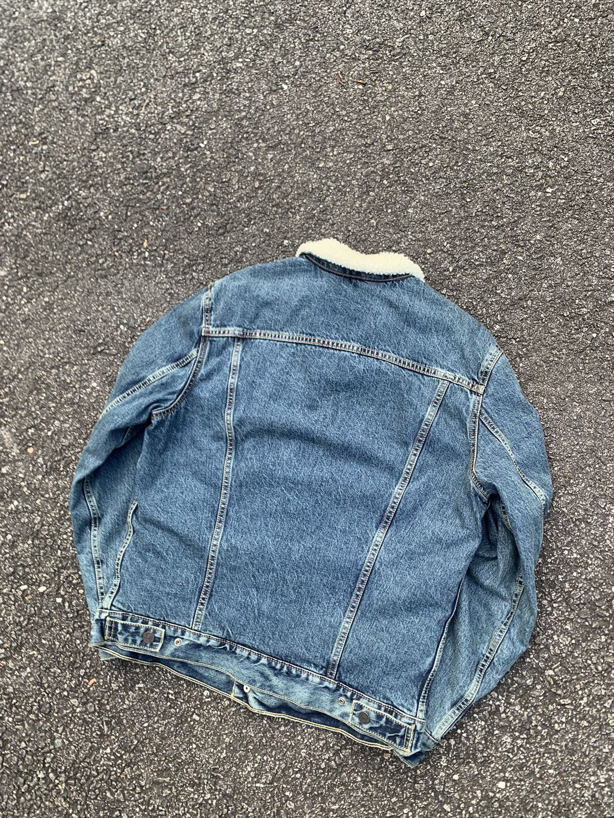 👹LEVI’S Fleece Lined Denim Jacket