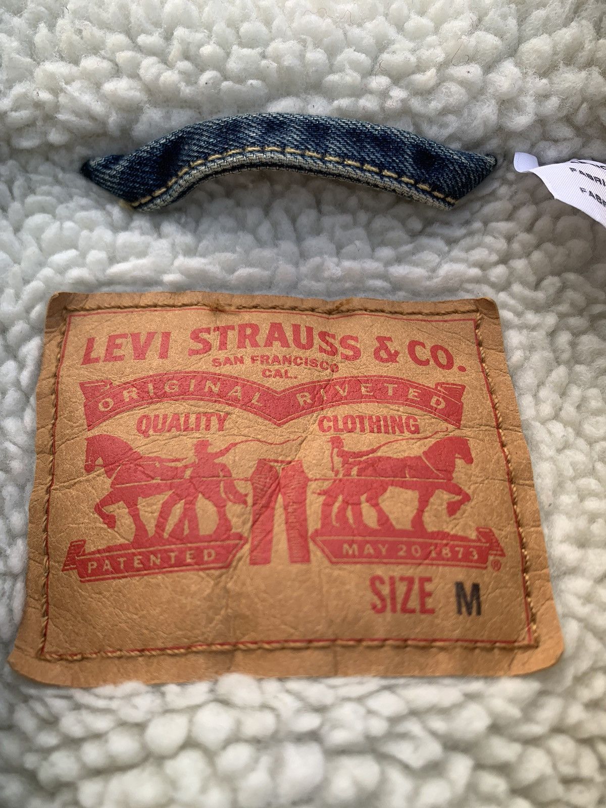 👹LEVI’S Fleece Lined Denim Jacket
