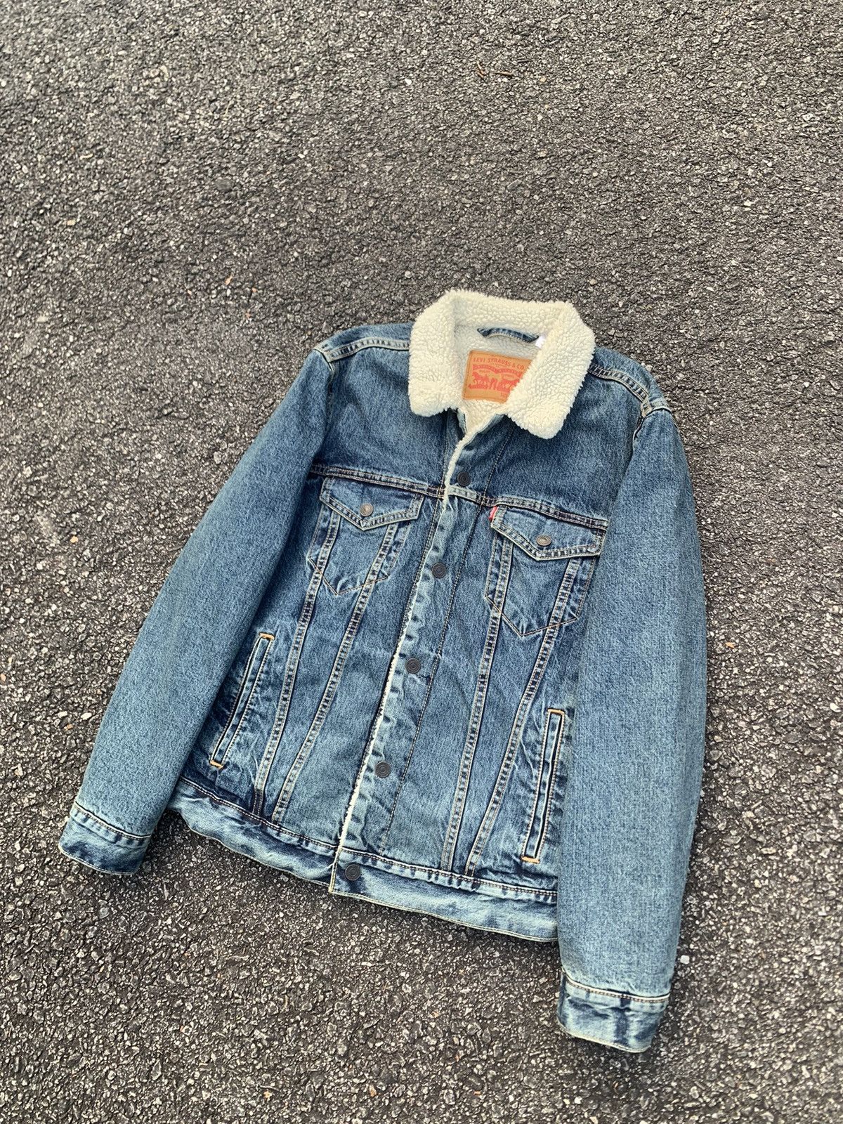 👹LEVI’S Fleece Lined Denim Jacket