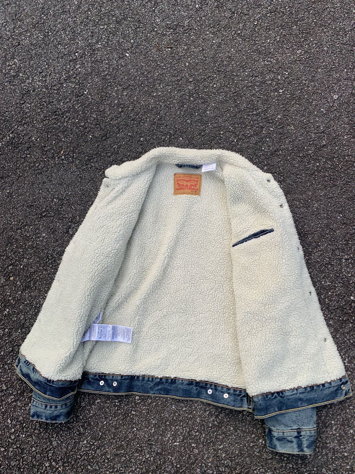 👹LEVI’S Fleece Lined Denim Jacket