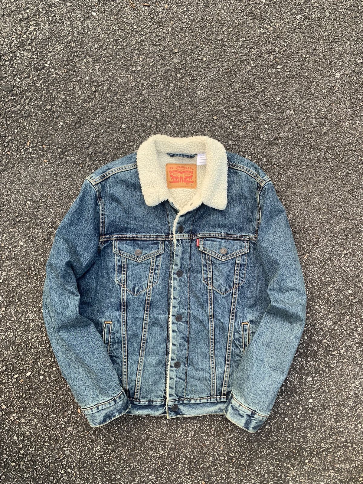 👹LEVI’S Fleece Lined Denim Jacket