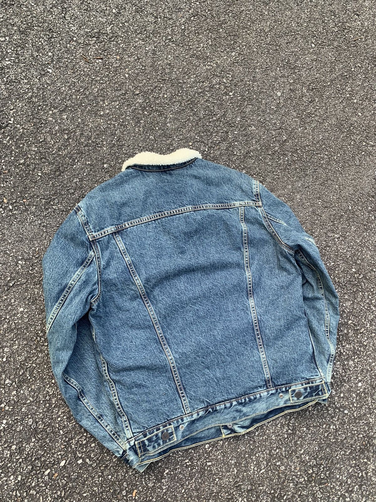 👹LEVI’S Fleece Lined Denim Jacket