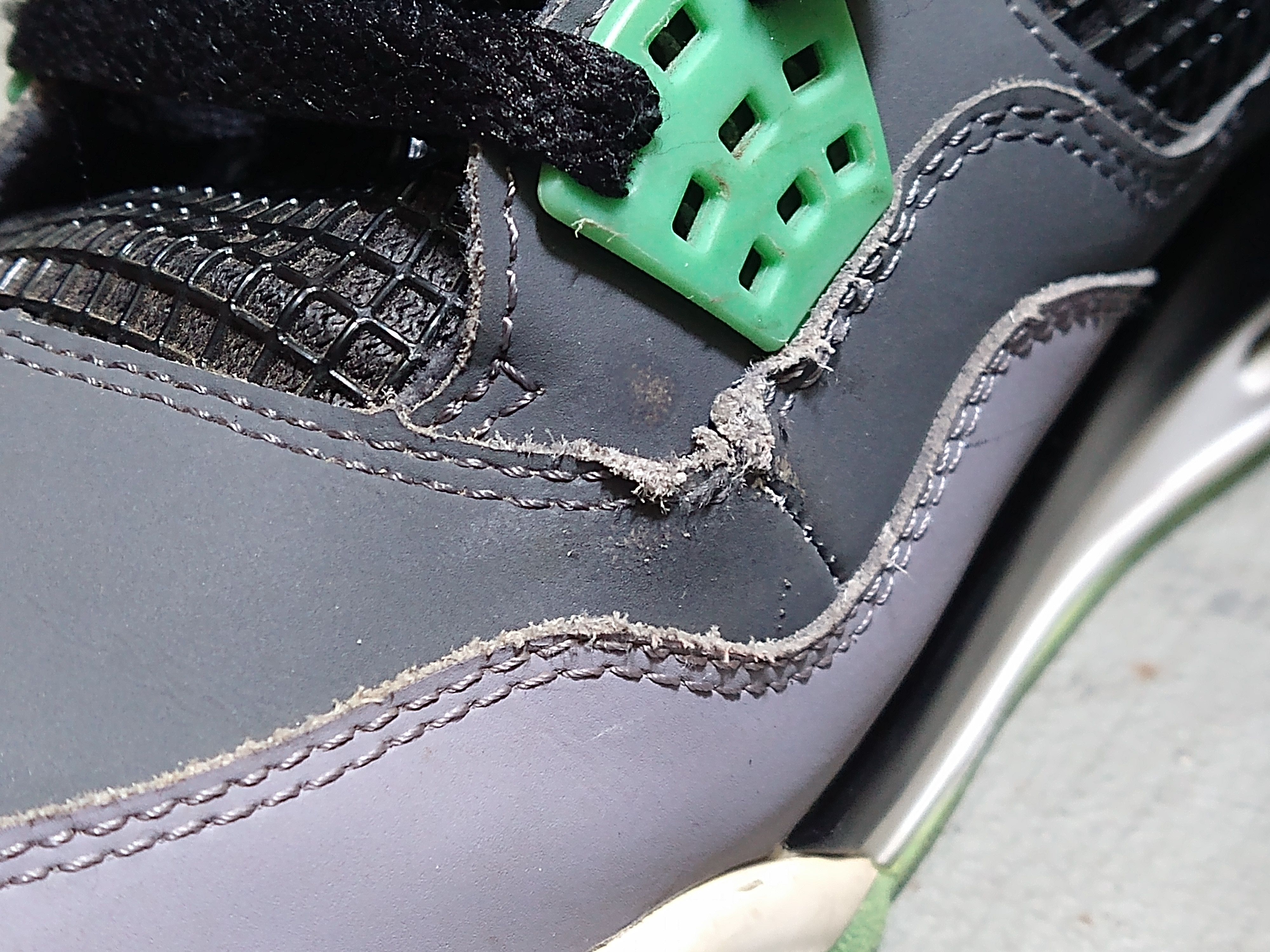 Jordan Brand Nike Air Jordan 4 Retro Glow Green Size 11 Gray 308497-033 Size US 11 / EU 44 - 13 Thumbnail