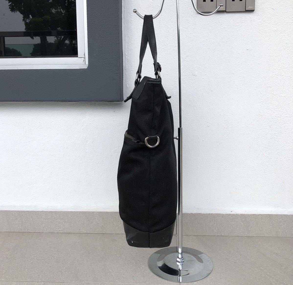 Burberry Burberry Black Labe Mix Leather Tote Bag Size ONE SIZE - 6 Thumbnail