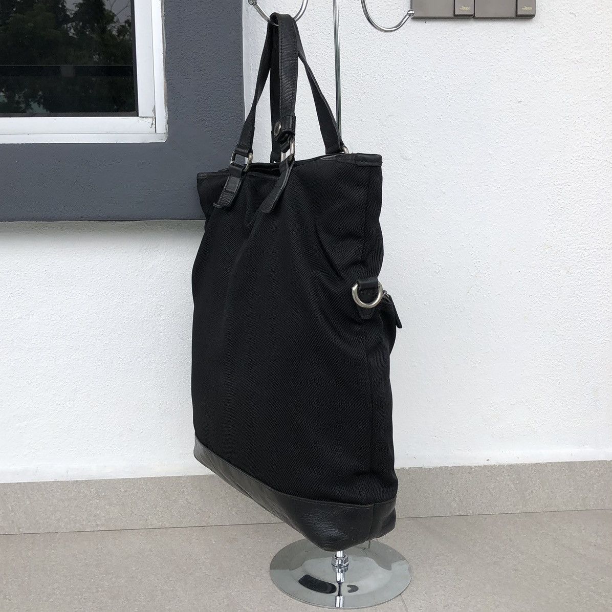 Burberry Burberry Black Labe Mix Leather Tote Bag Size ONE SIZE - 7 Thumbnail