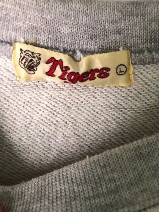 Vintage Hanshin Tigers Sweatshirt Size US L / EU 52-54 / 3 - 3 Thumbnail