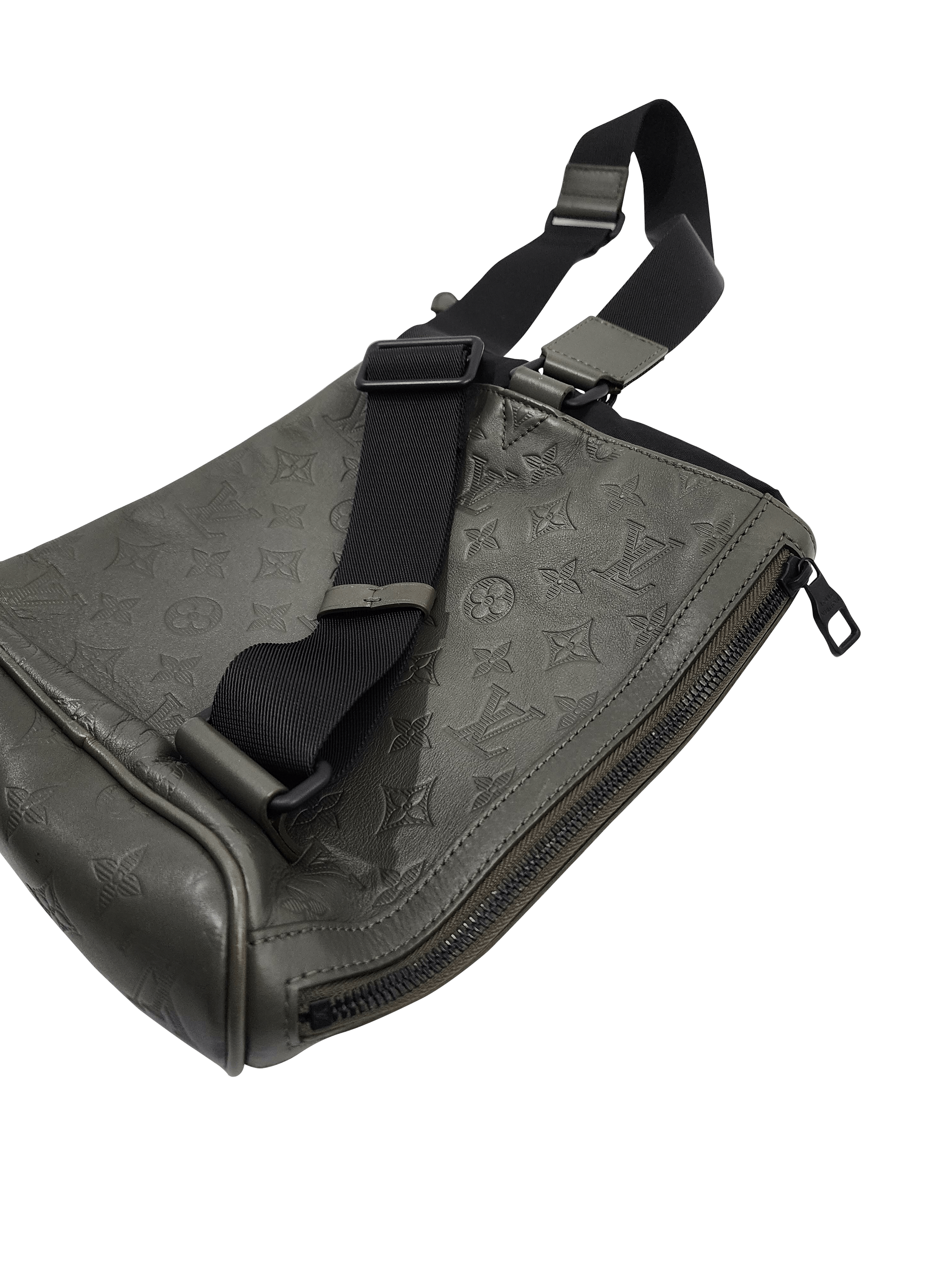 Louis Vuitton Louis Vuitton Chalk Bag Monogram Shadow Leather Size ONE SIZE - 3 Thumbnail