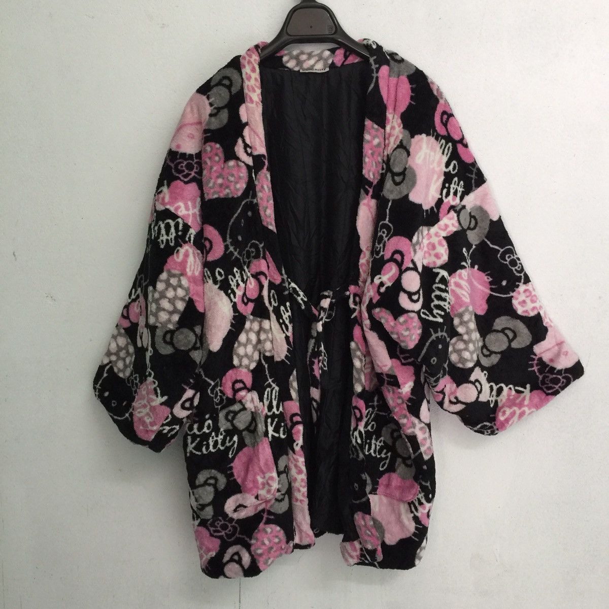 image of Anima x Kimono Japan Dragon Full Print Hello Kitty Kimono Design, Men's (Size Large)