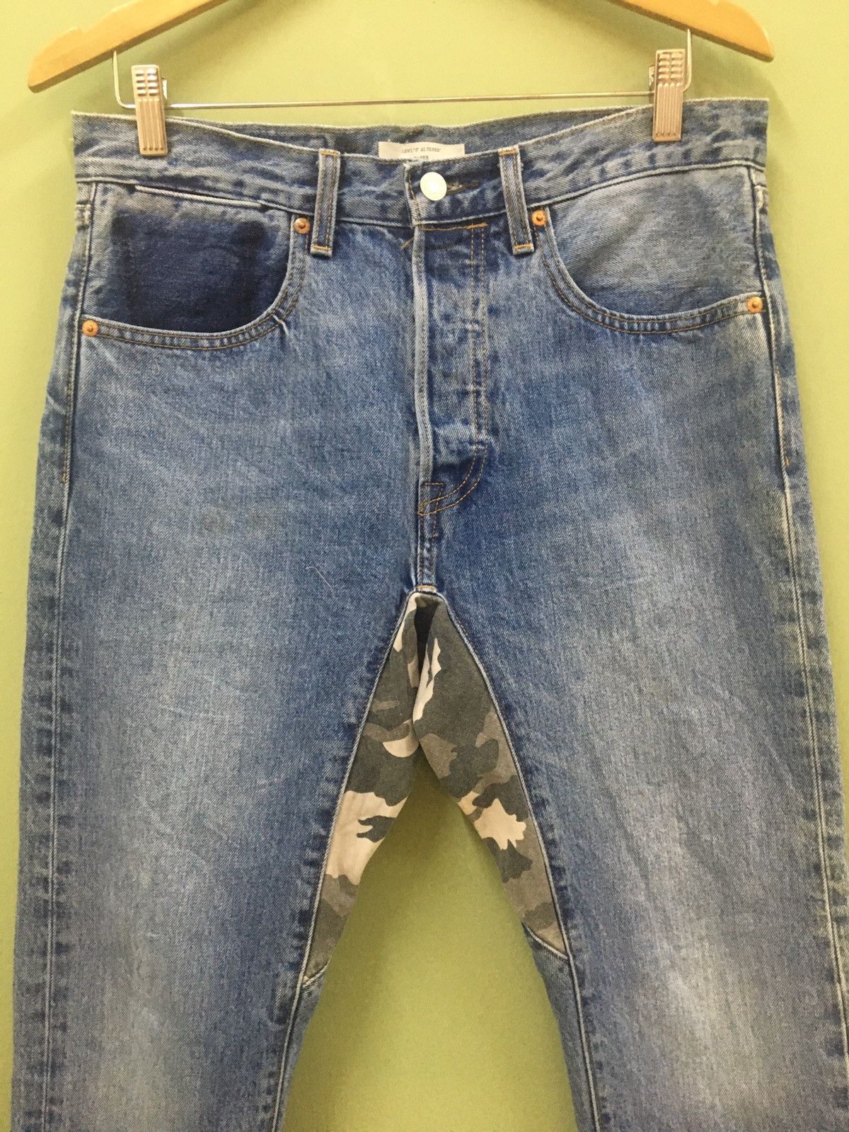 Levi's LEVI’S CRAFTED ALTER TAPERED FIT CAMO CROTCH JEANS Size US 31 - 3 Thumbnail