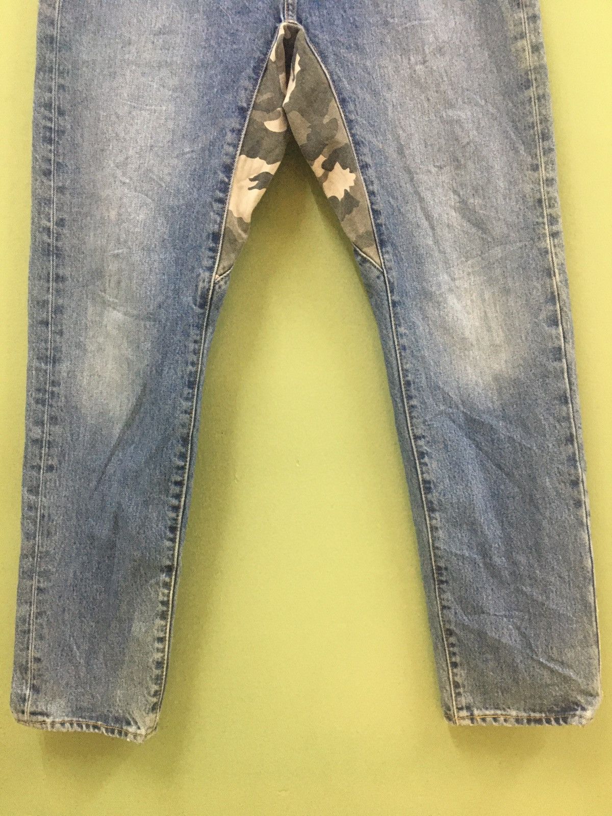 Levi's LEVI’S CRAFTED ALTER TAPERED FIT CAMO CROTCH JEANS Size US 31 - 4 Thumbnail