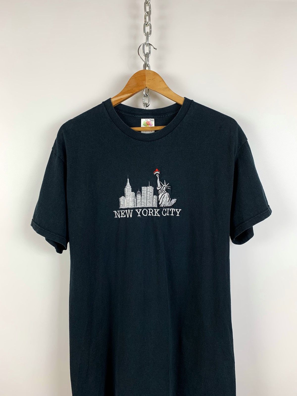 Vintage Vintage New York City Embroidered Logo T-Shirt Size US XL / EU 56 / 4 - 1 Thumbnail