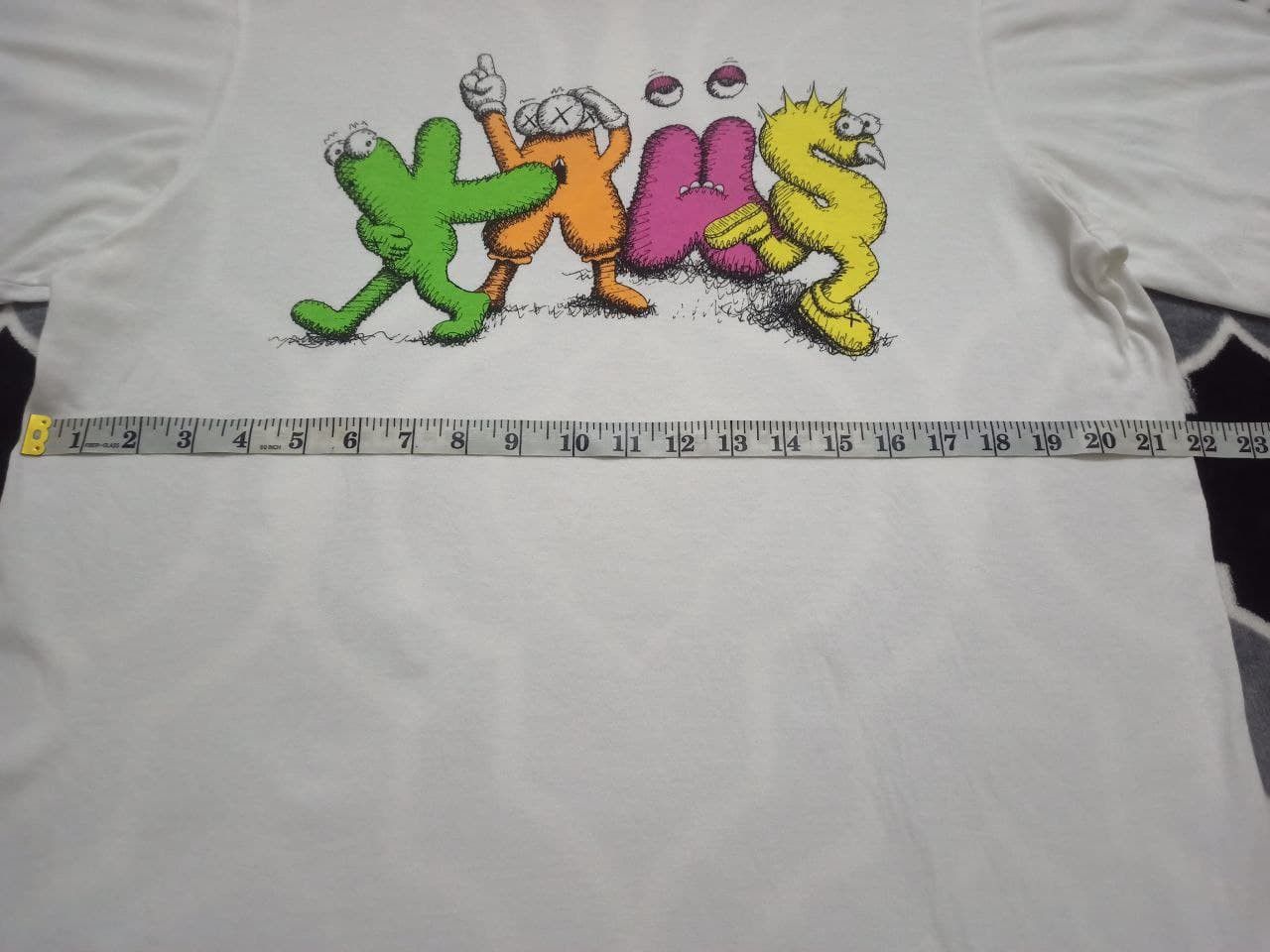 Kaws × Uniqlo 💥💥KAWS x UNIQLO MONSTER GRAPHIC T Size US XL / EU 56 / 4 - 3 Thumbnail