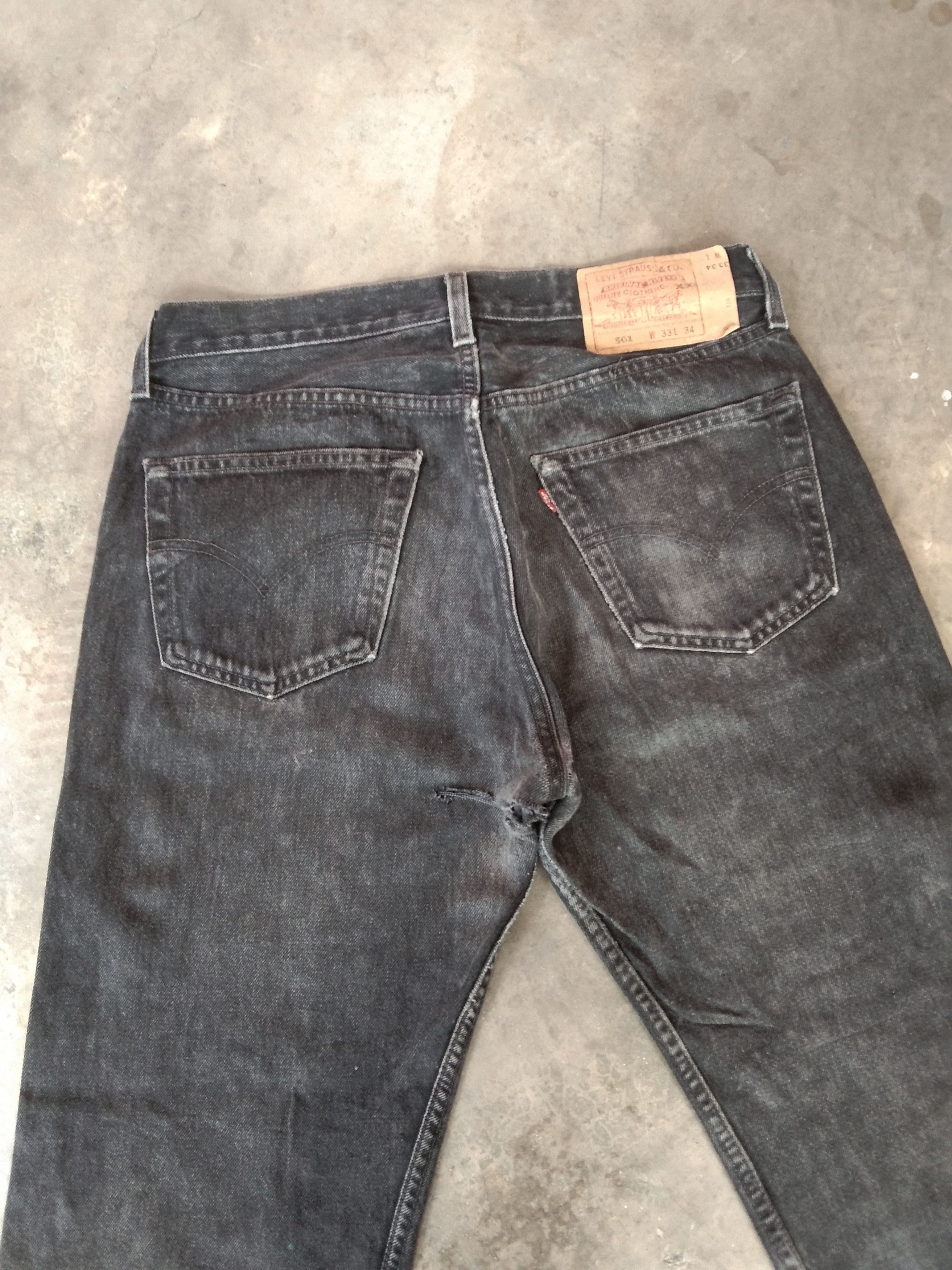 Levi's 90s Vintage Levi's 501 Black Made In USA Distressed Jeans Size US 32 / EU 48 - 4 Thumbnail