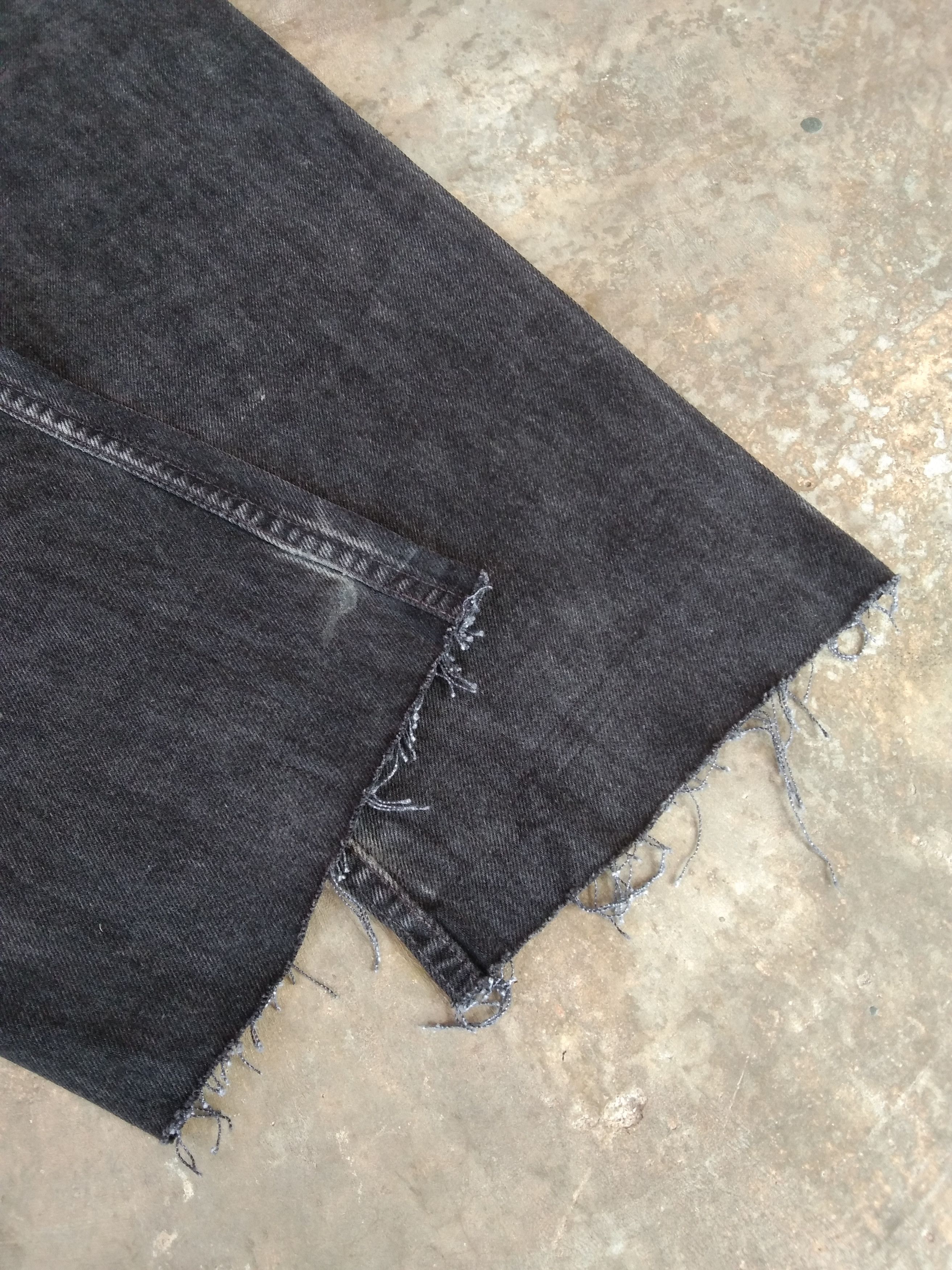 Levi's 90s Vintage Levi's 501 Black Made In USA Distressed Jeans Size US 32 / EU 48 - 3 Thumbnail