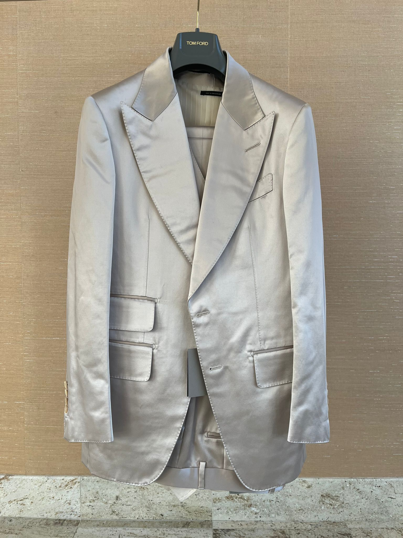 Tom Ford Atticus 3 Piece Suit in Multicolor Size US S / EU 44-46 / 1 - 1 Thumbnail