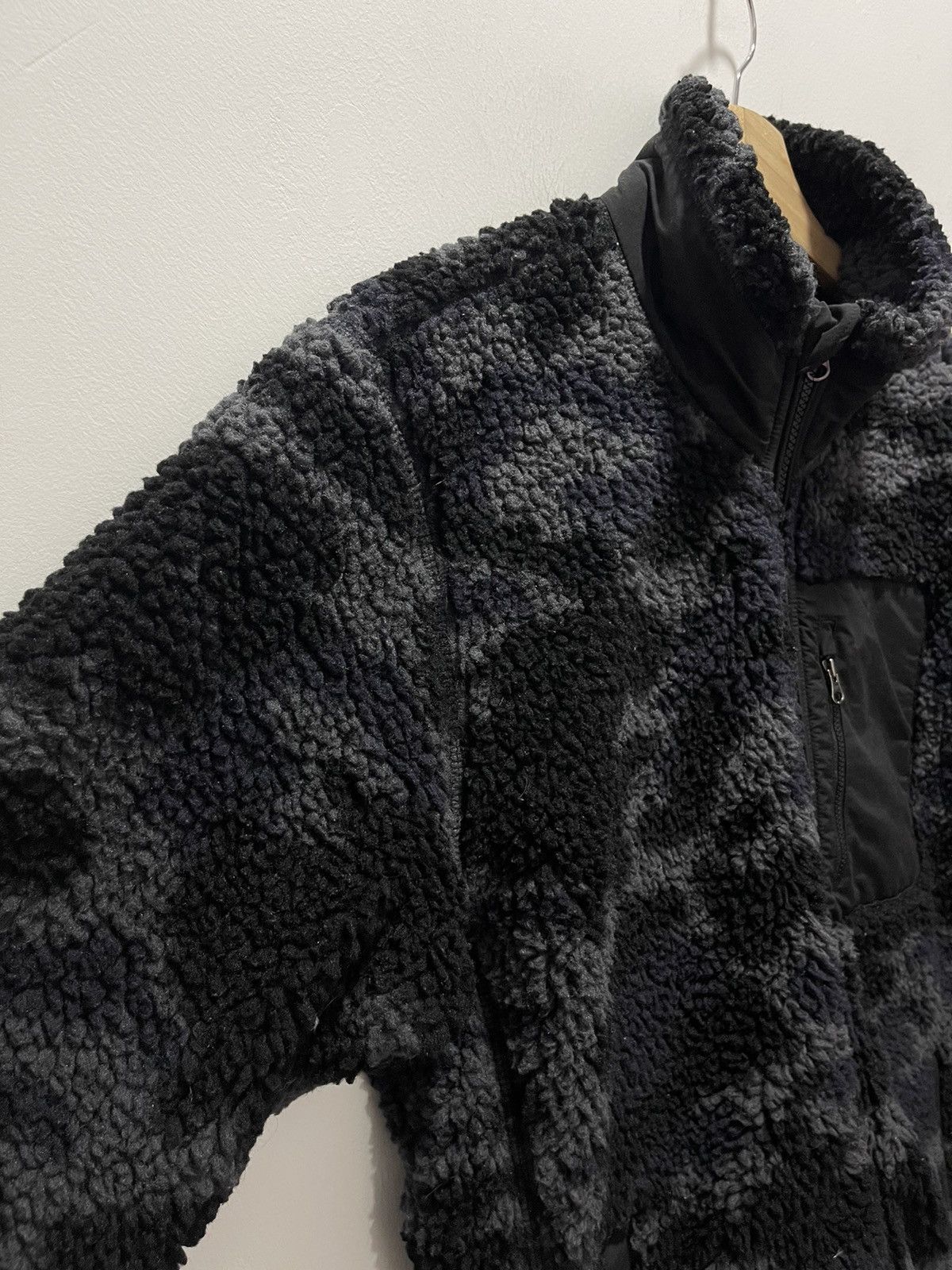 Japanese Brand × Uniqlo × Vintage JAPANESE DESIGN UNIQLO CAMO STYLE SHERPA JACKET Size L / US 10 / IT 46 - 6 Thumbnail