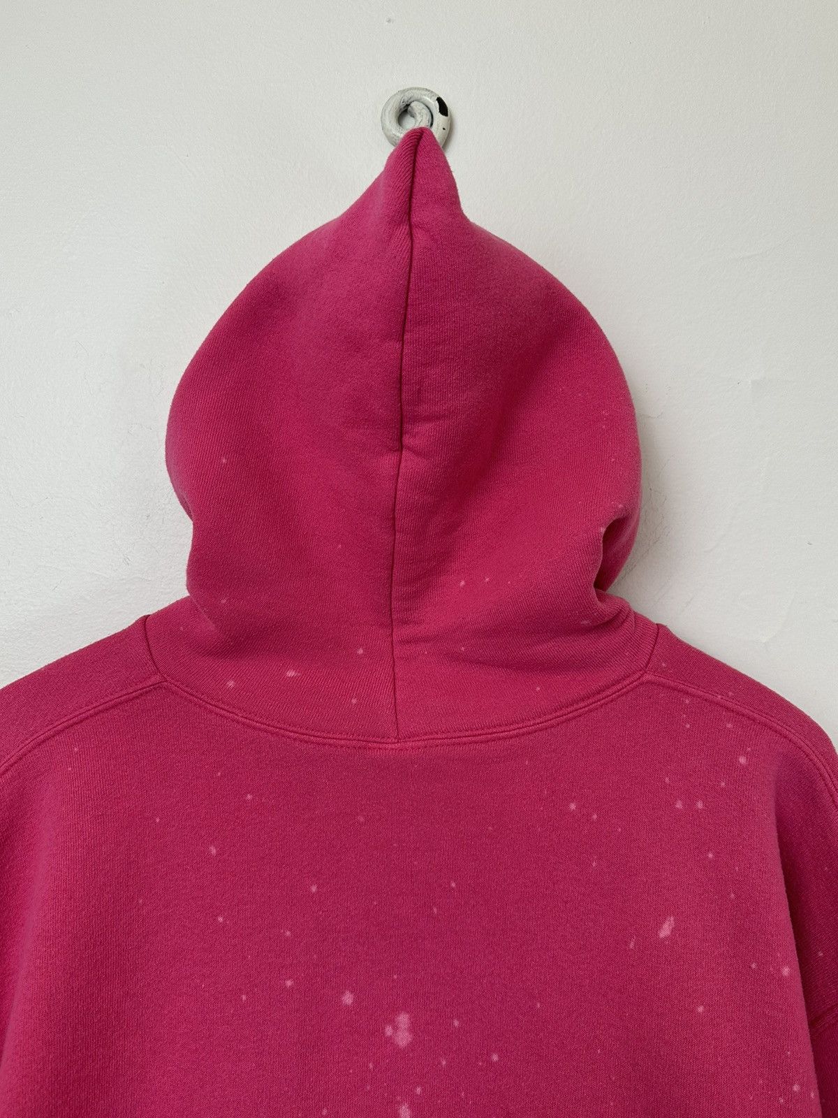 Russell Athletic (L) EPIC BLEACH SPLATTER PINK Russell Athletic Hoodie Size US L / EU 52-54 / 3 - 11 Thumbnail