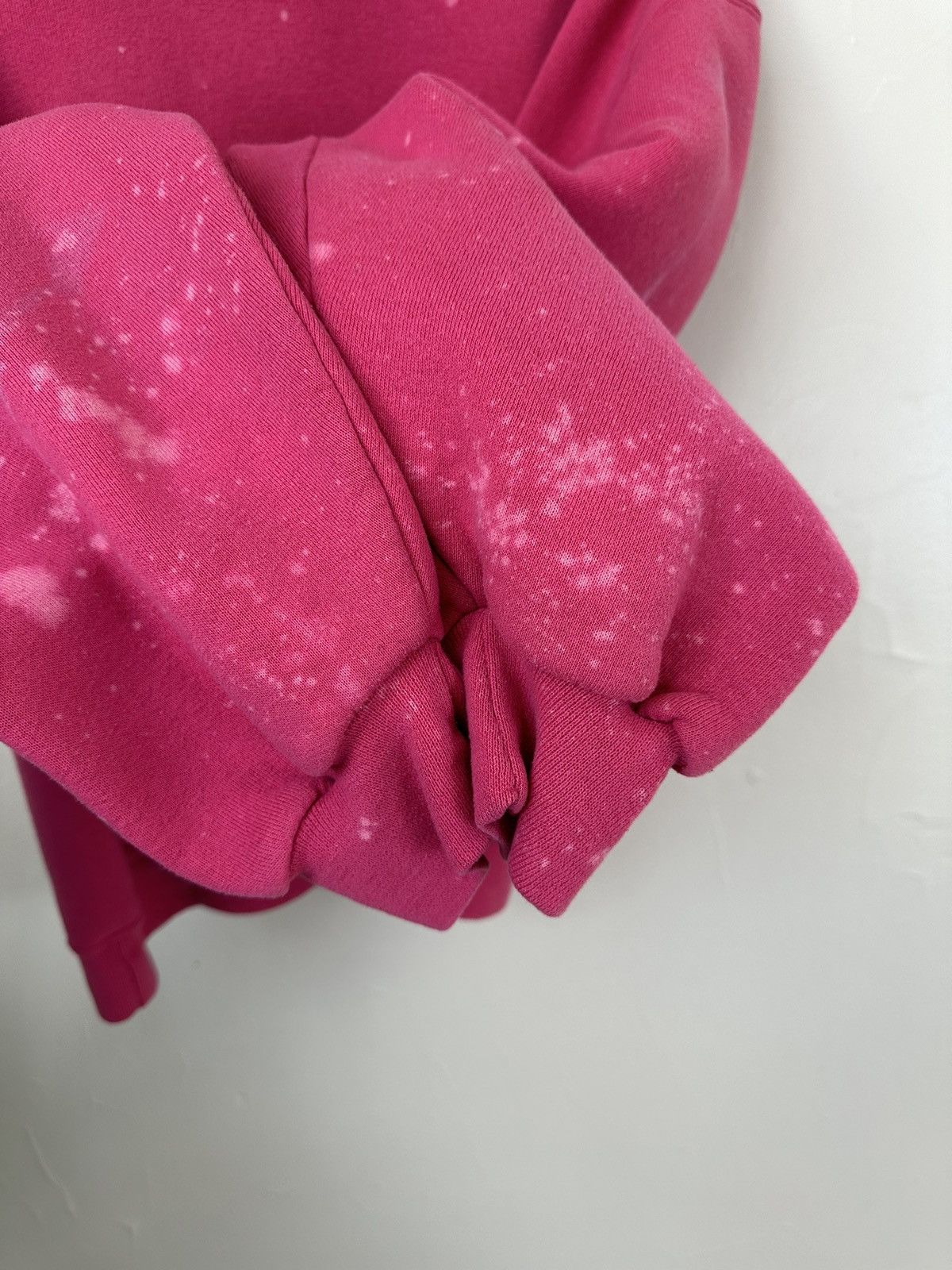 Russell Athletic (L) EPIC BLEACH SPLATTER PINK Russell Athletic Hoodie Size US L / EU 52-54 / 3 - 8 Thumbnail
