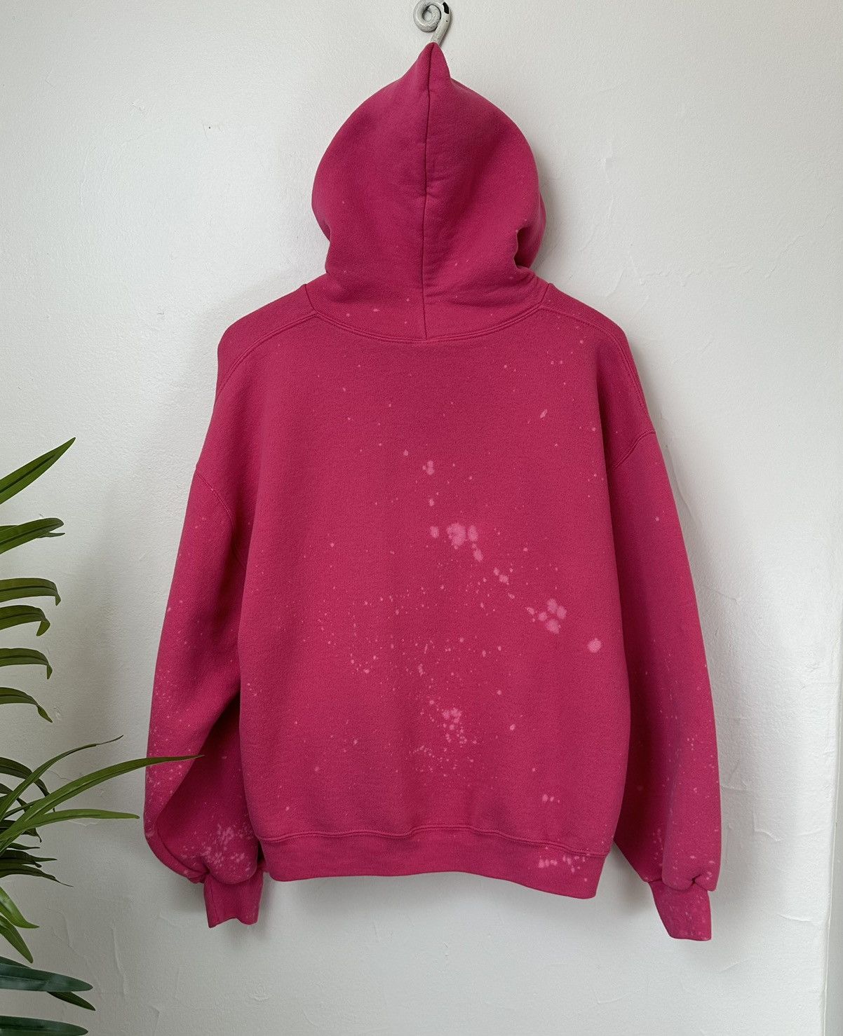 Russell Athletic (L) EPIC BLEACH SPLATTER PINK Russell Athletic Hoodie Size US L / EU 52-54 / 3 - 10 Thumbnail