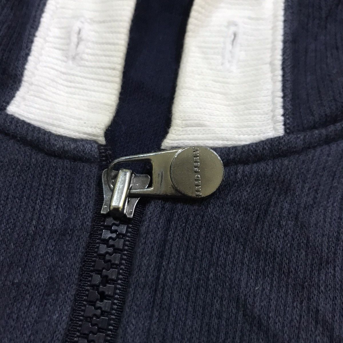 Fred Perry × Vintage Vintage 90s fredperry embroidery smallogo sweater hoodie Size US L / EU 52-54 / 3 - 10 Thumbnail