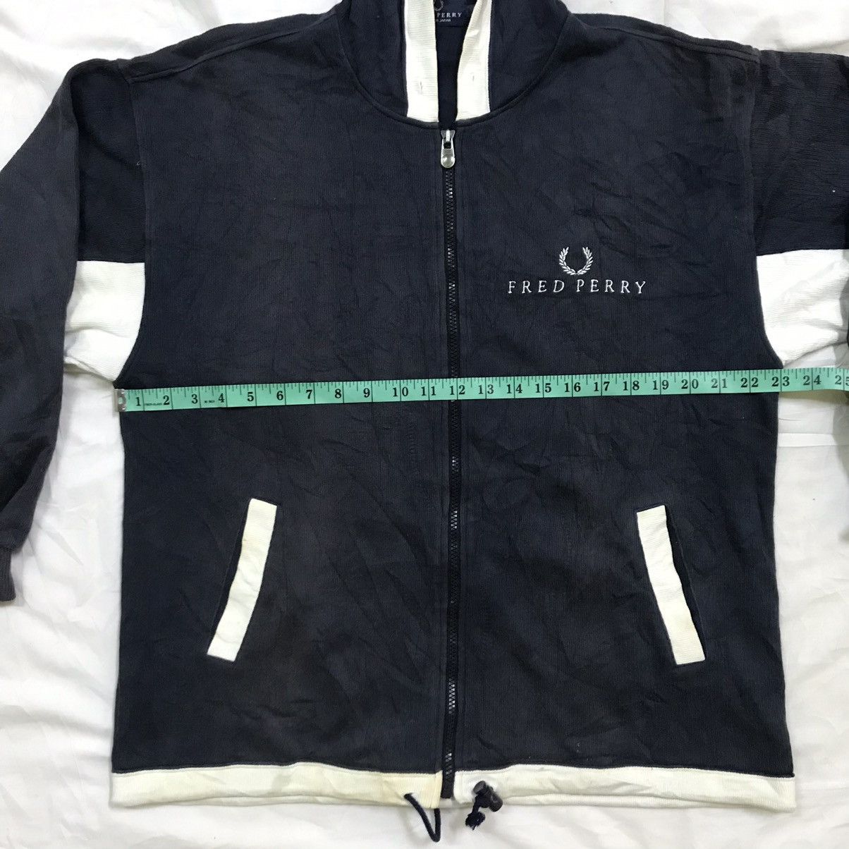Fred Perry × Vintage Vintage 90s fredperry embroidery smallogo sweater hoodie Size US L / EU 52-54 / 3 - 15 Thumbnail